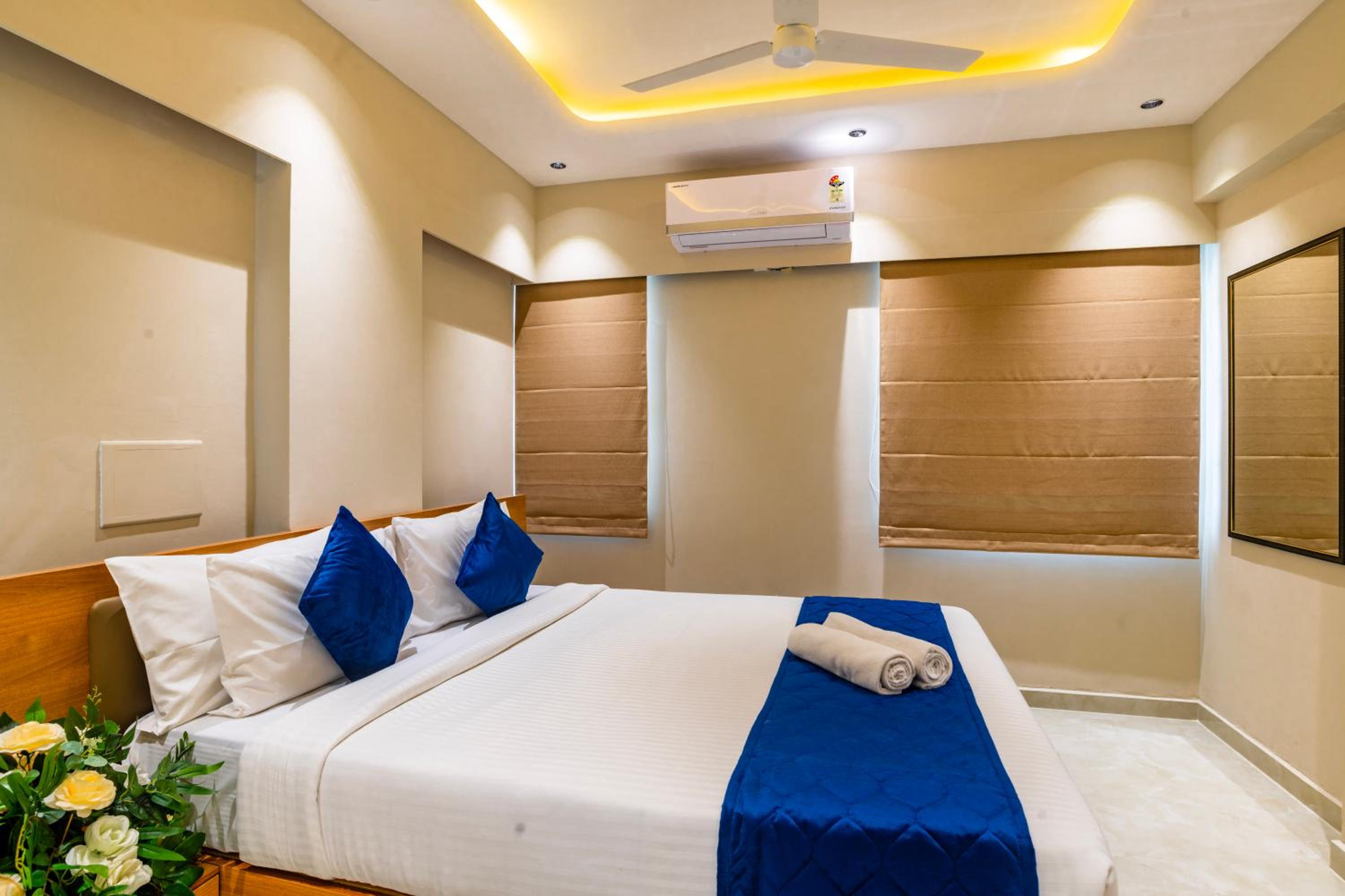 Superior Suite - Photo 7
