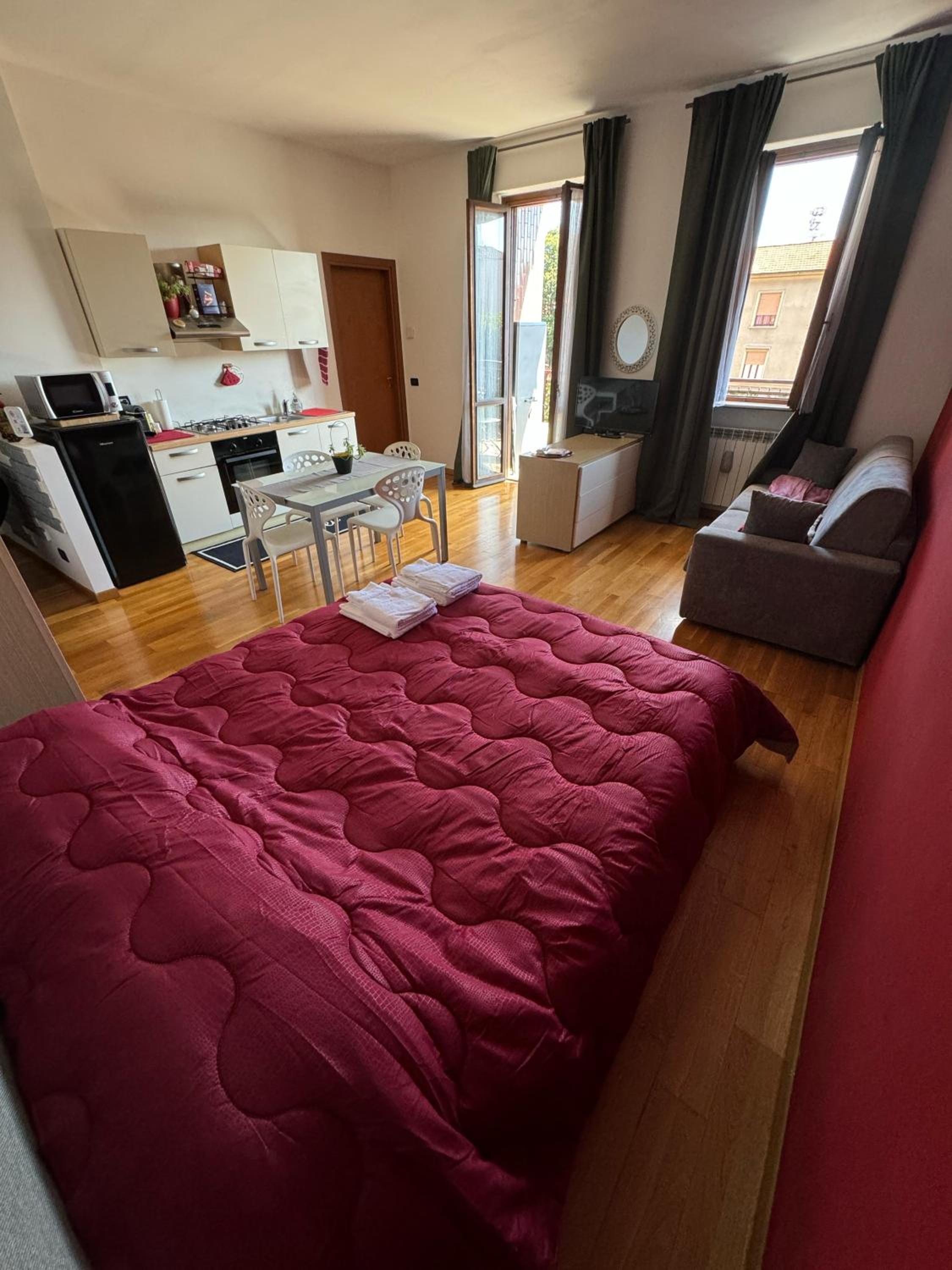 Studio Apartment photo 1