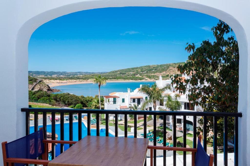 One-Bedroom Apartment with Sea View