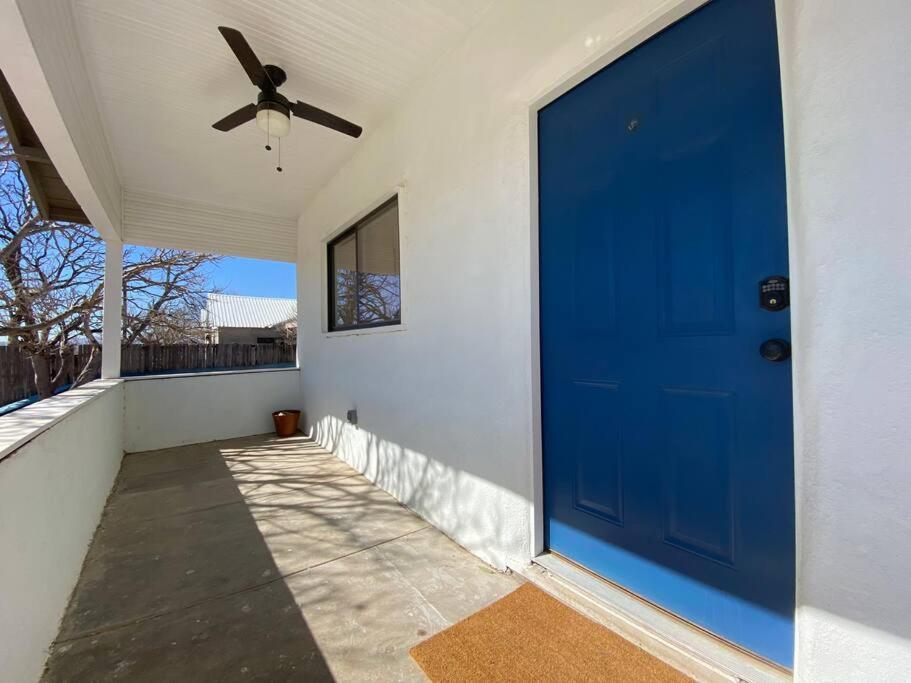 Three-Bedroom House photo 3