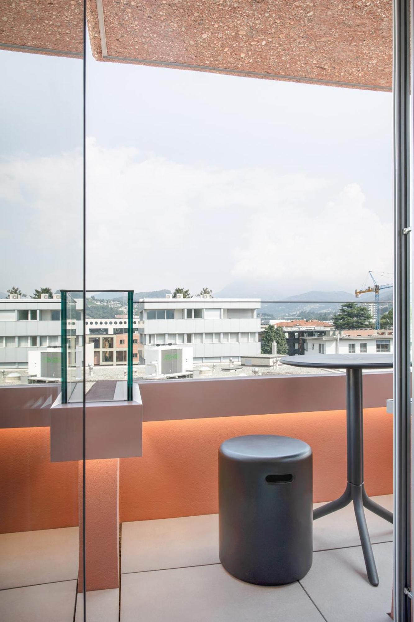 Studio with Balcony photo 2