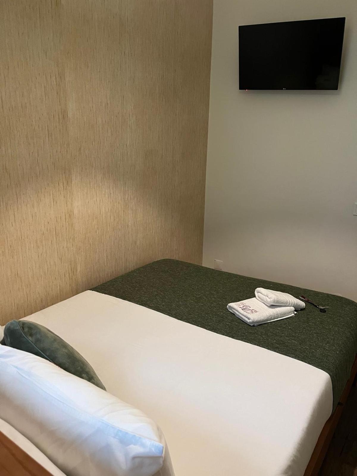 Double Room with Shared Bathroom photo 2