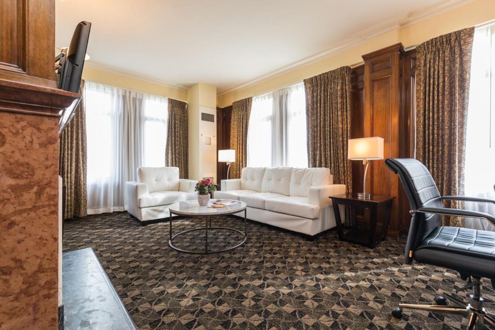 Executive King Suite - Photo 2