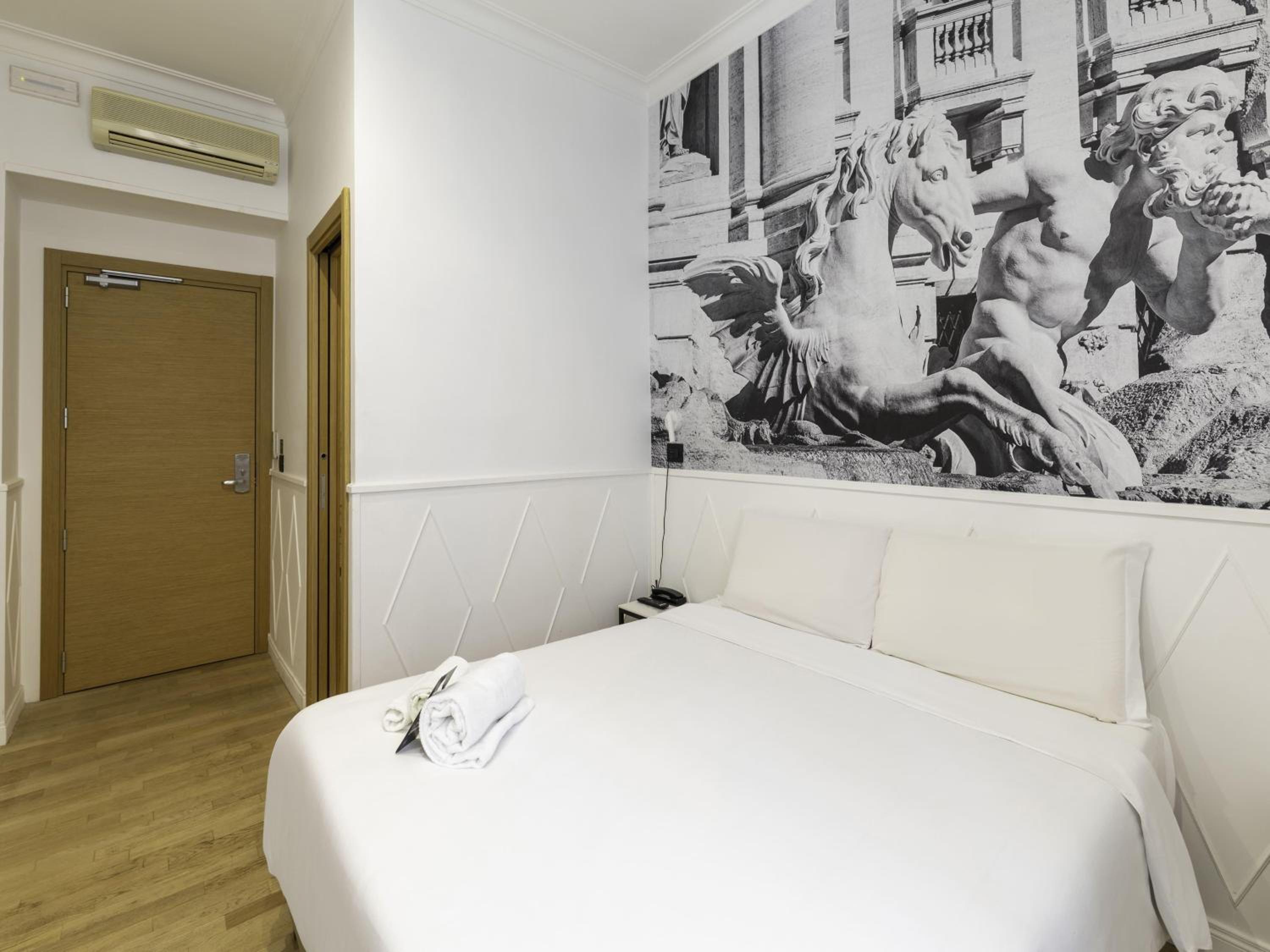 Double Room - Photo 4