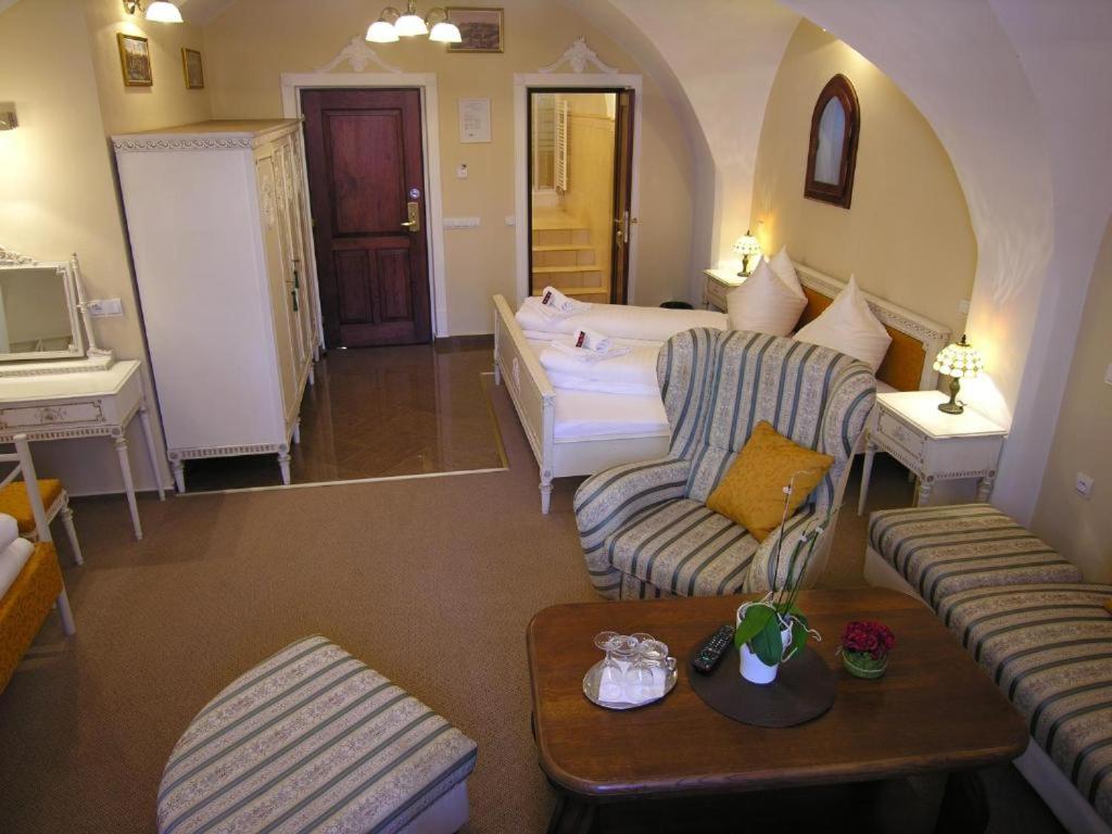 Deluxe Double Room with Extra Bed photo 1