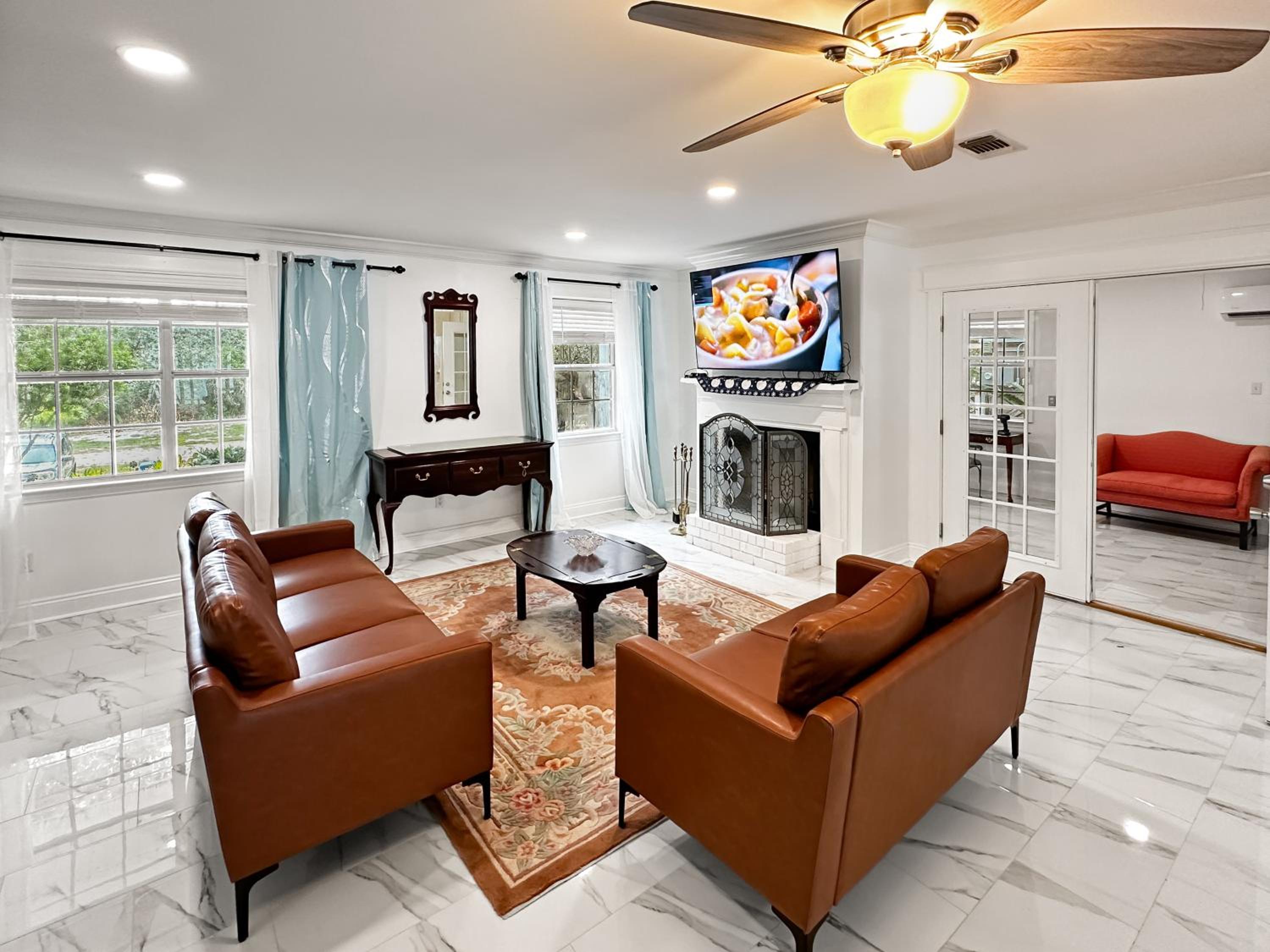 Three-Bedroom Vacation Home  photo 3