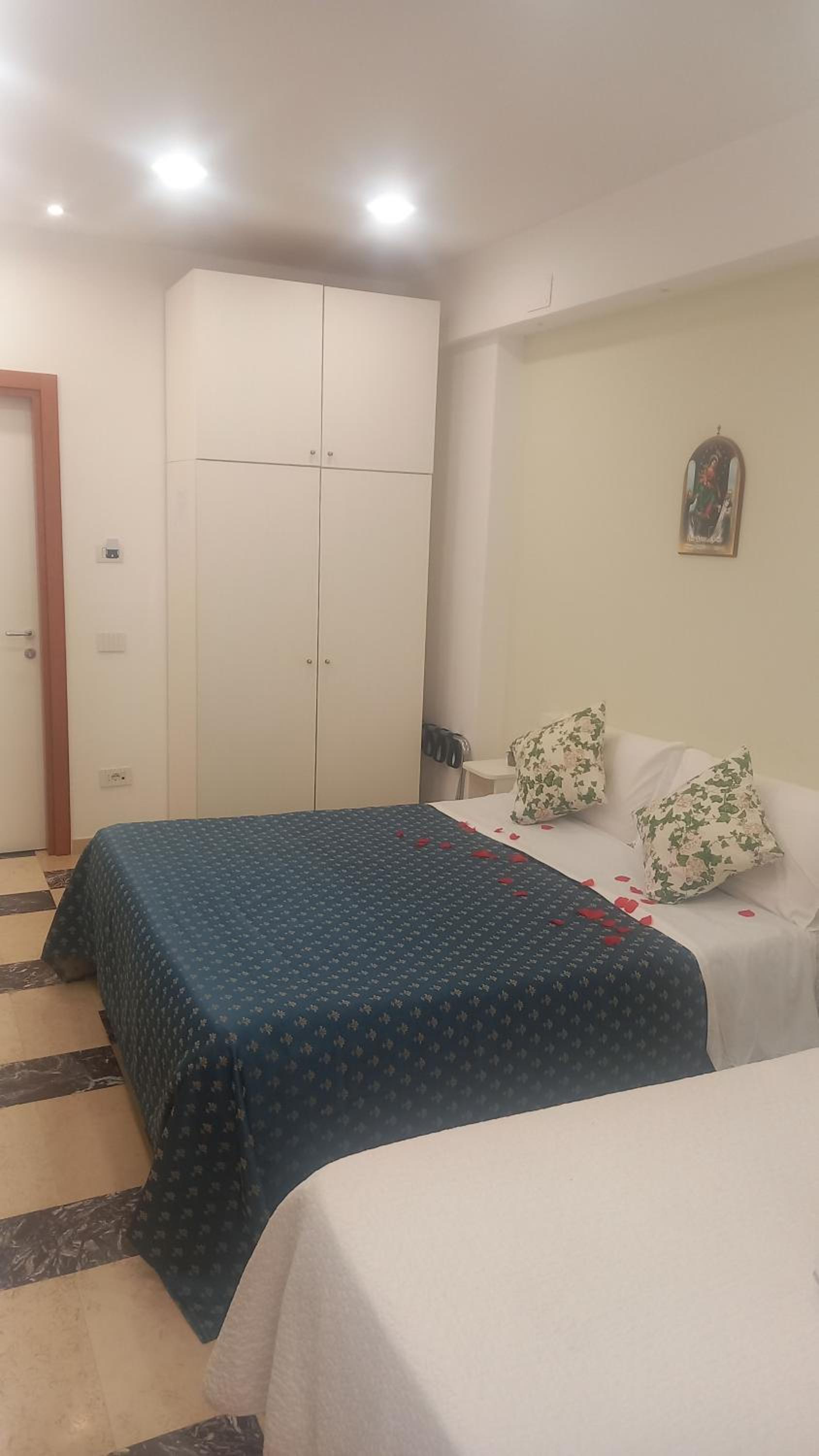 Triple Room with Private Bathroom photo 2