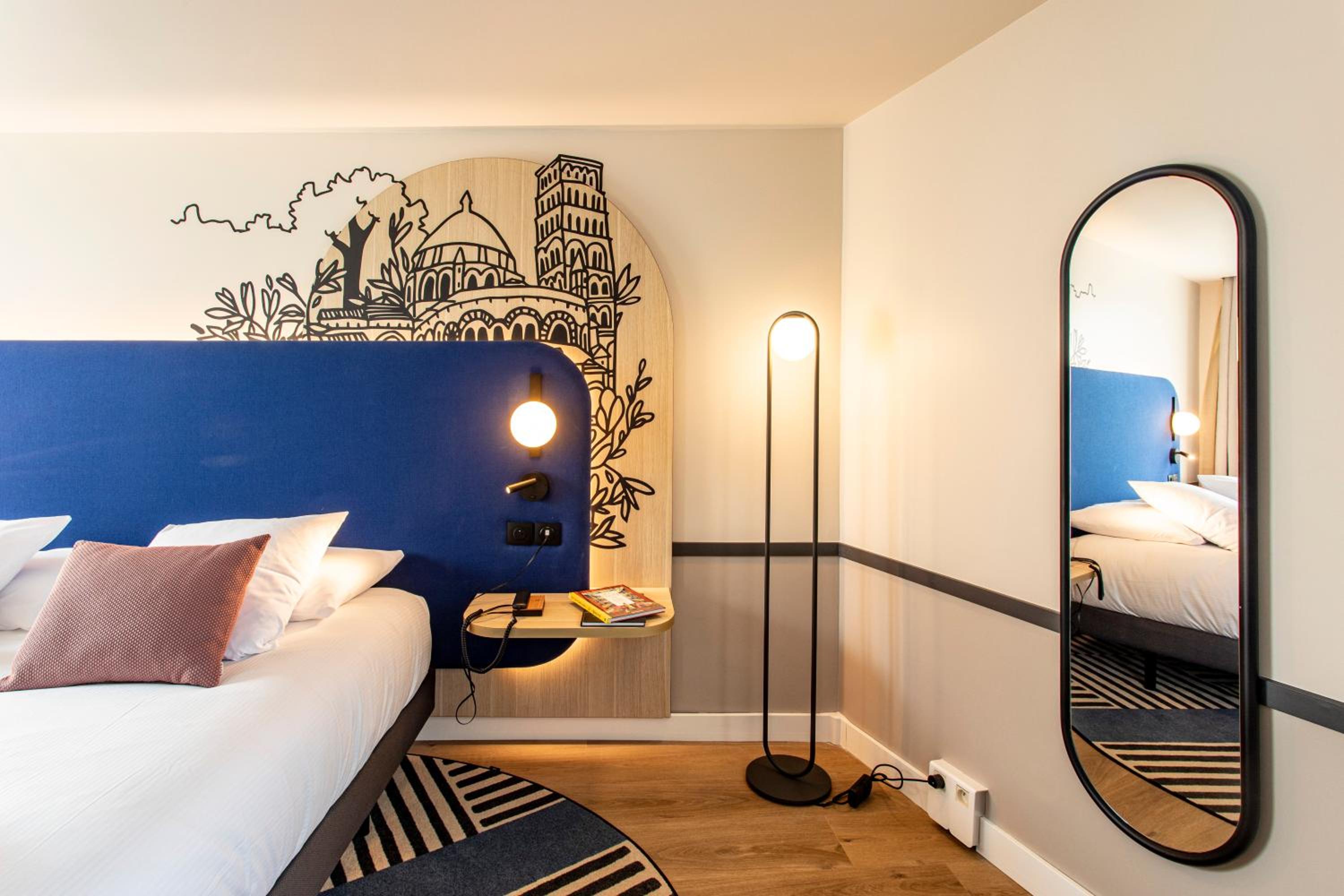 Suite with One Double Bed and Sofa Bed - Photo 11