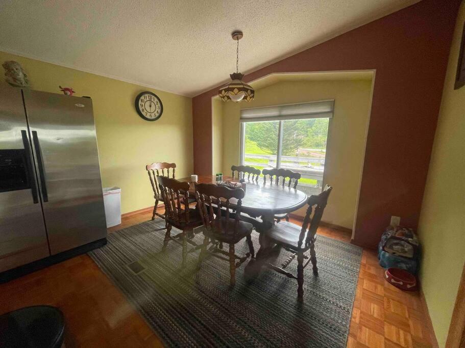 Three-Bedroom House photo 3