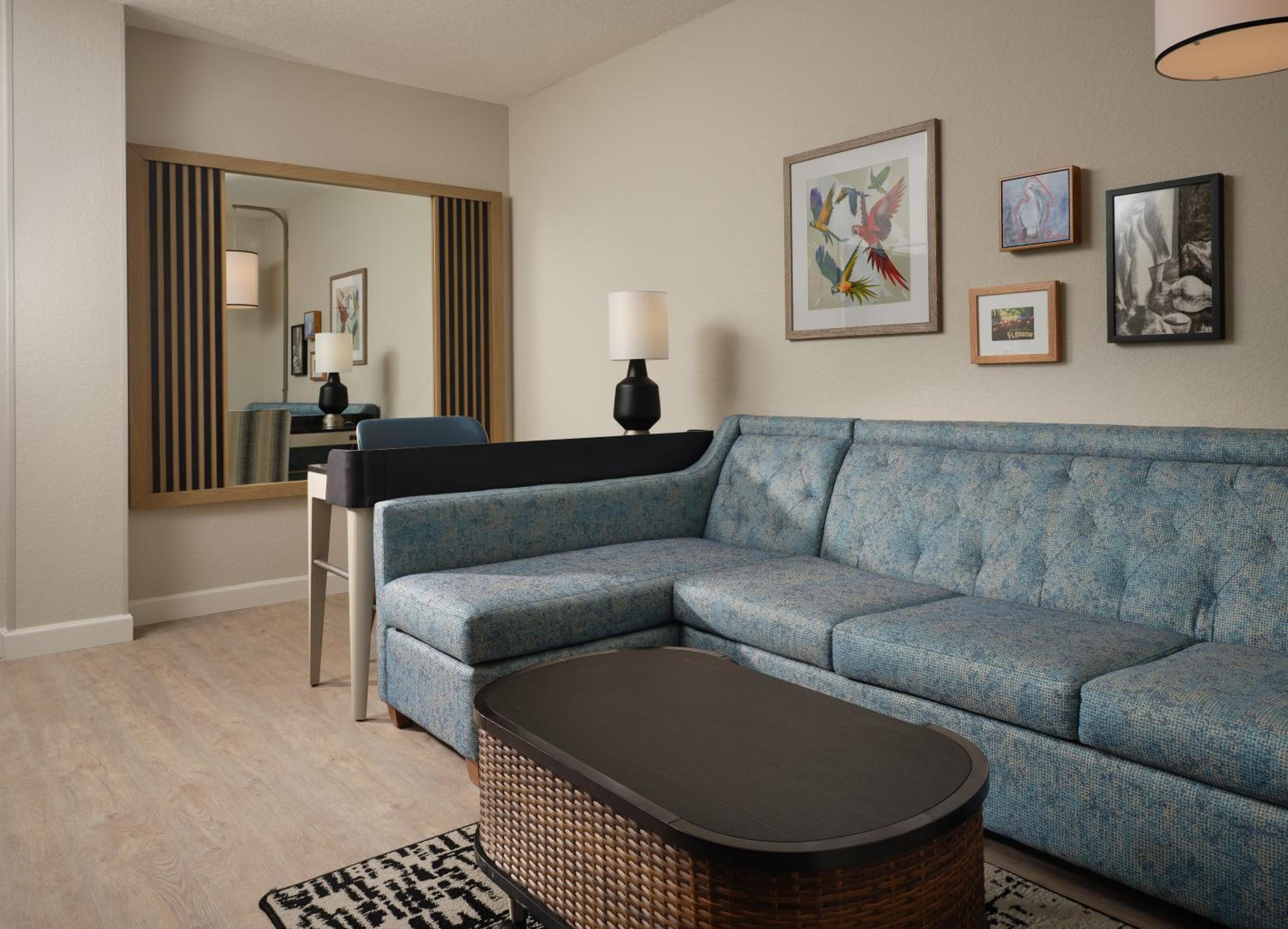 Queen Suite with Pool View