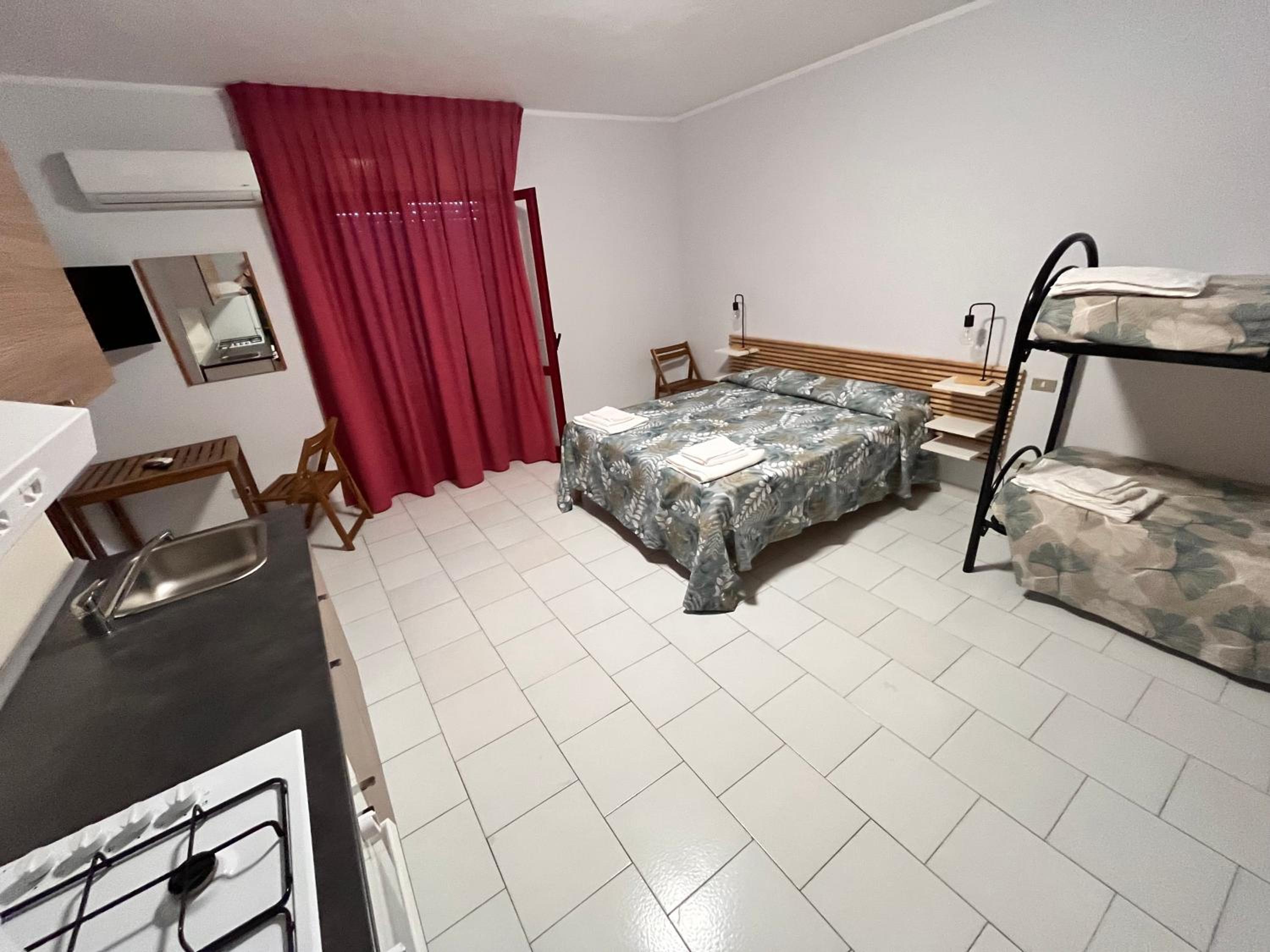Quadruple Room photo 2