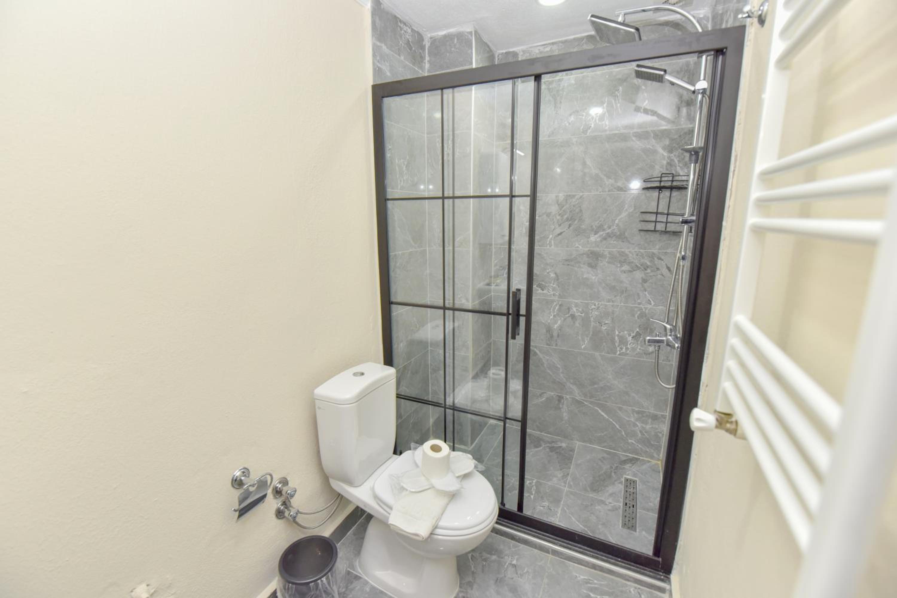 Budget Double or Twin Room - Photo 5