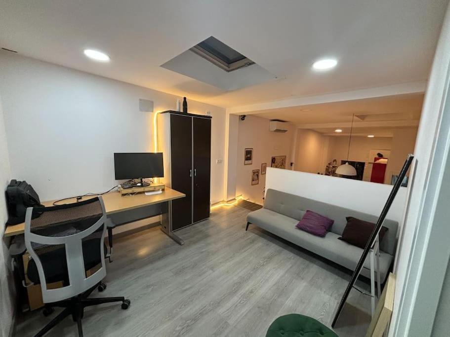 Three-Bedroom Loft Apartment photo 2