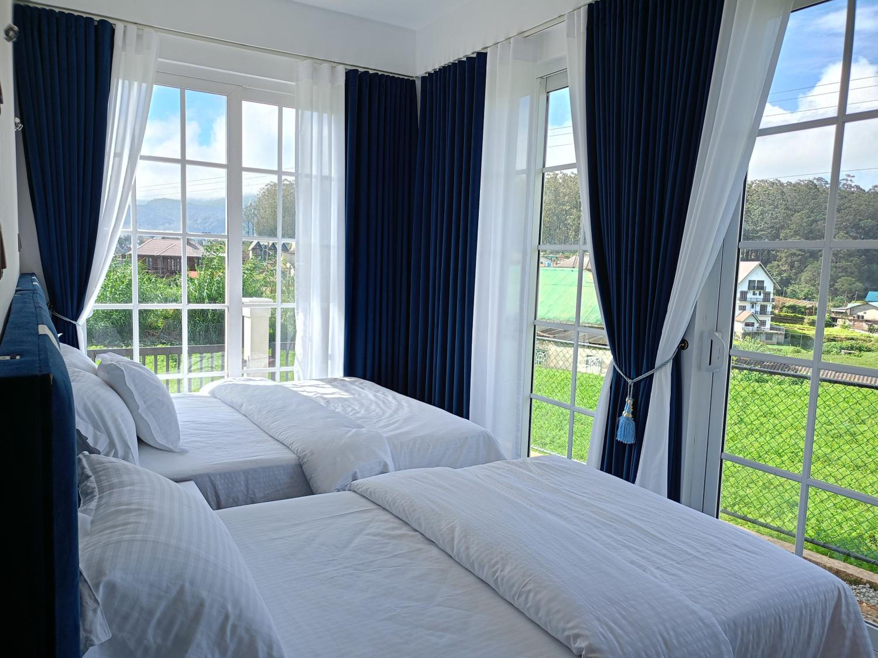 Superior Double or Twin Room with Mountain View