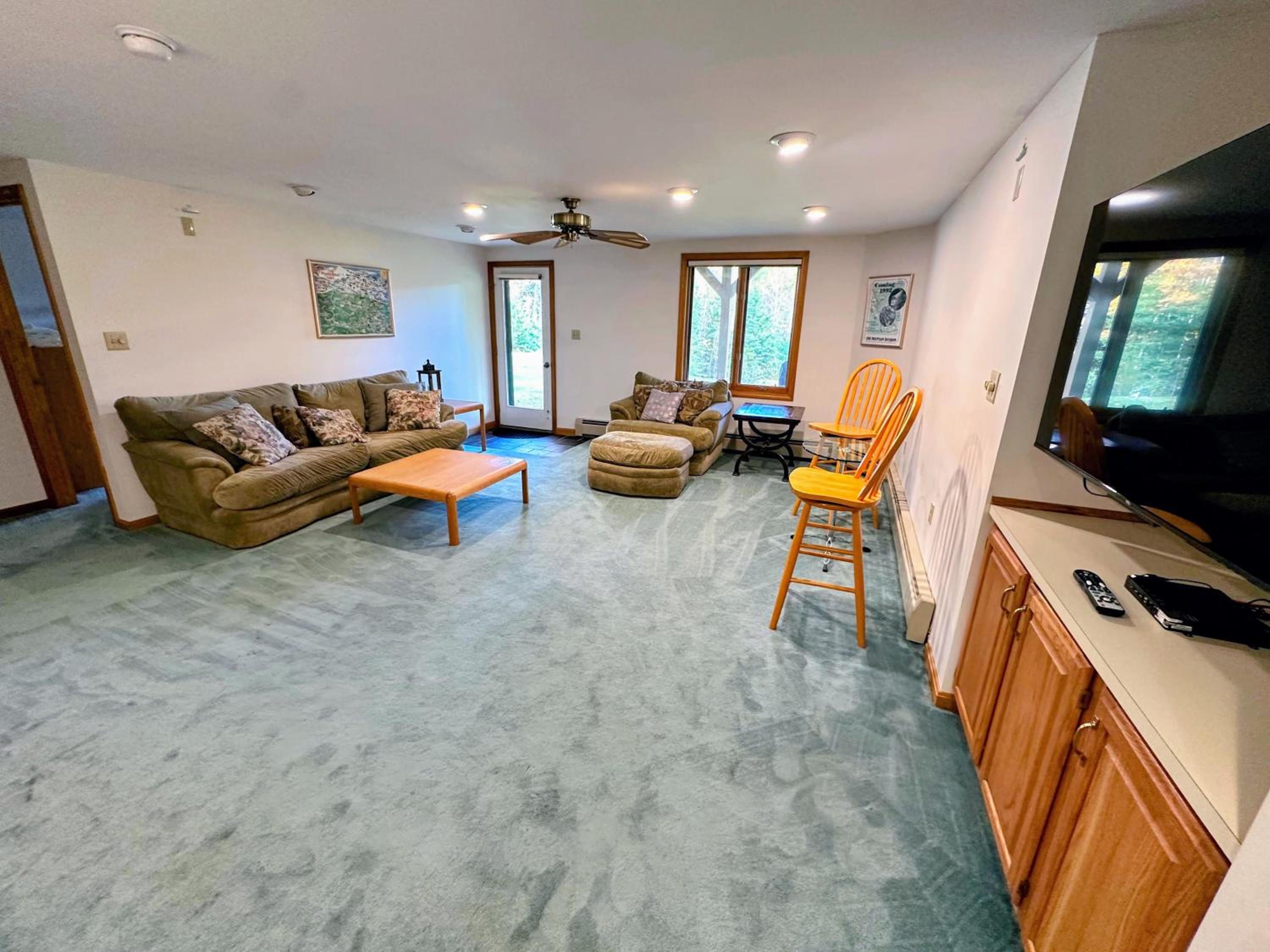 Five-Bedroom House photo 1