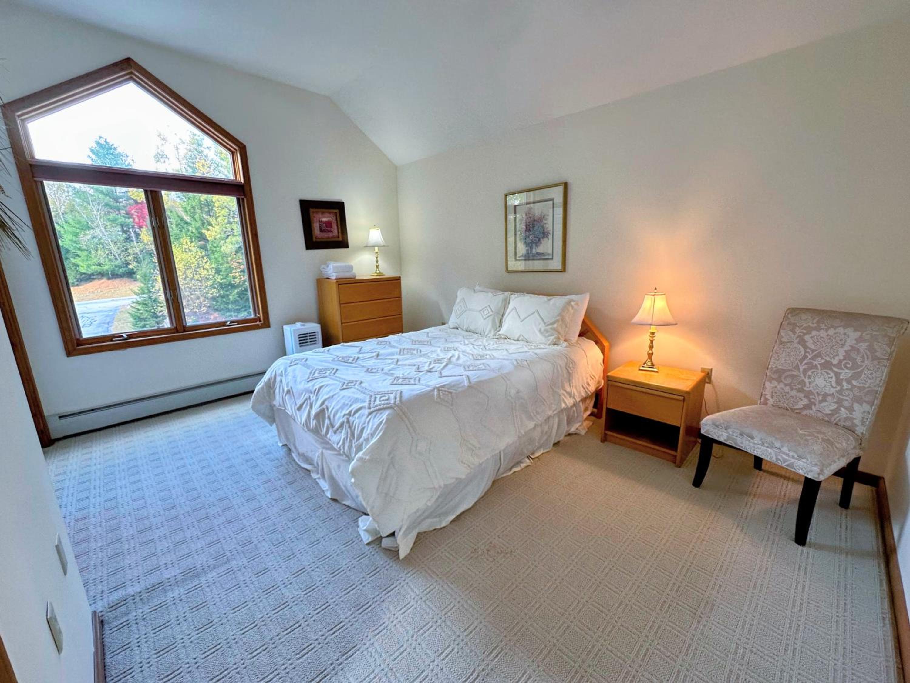 Five-Bedroom House photo 2