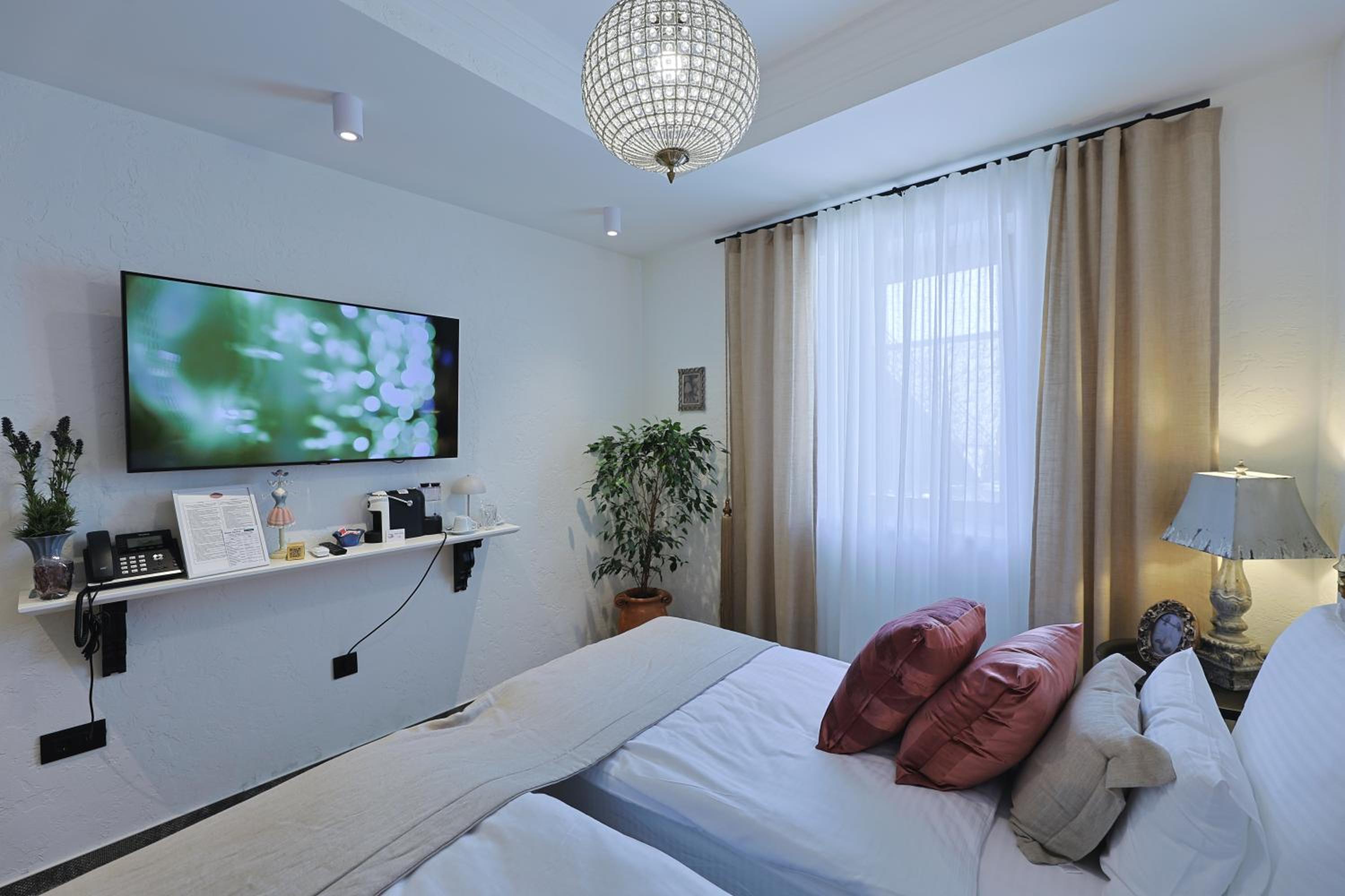 Double or Twin Room with Garden View - Annex - Photo 8