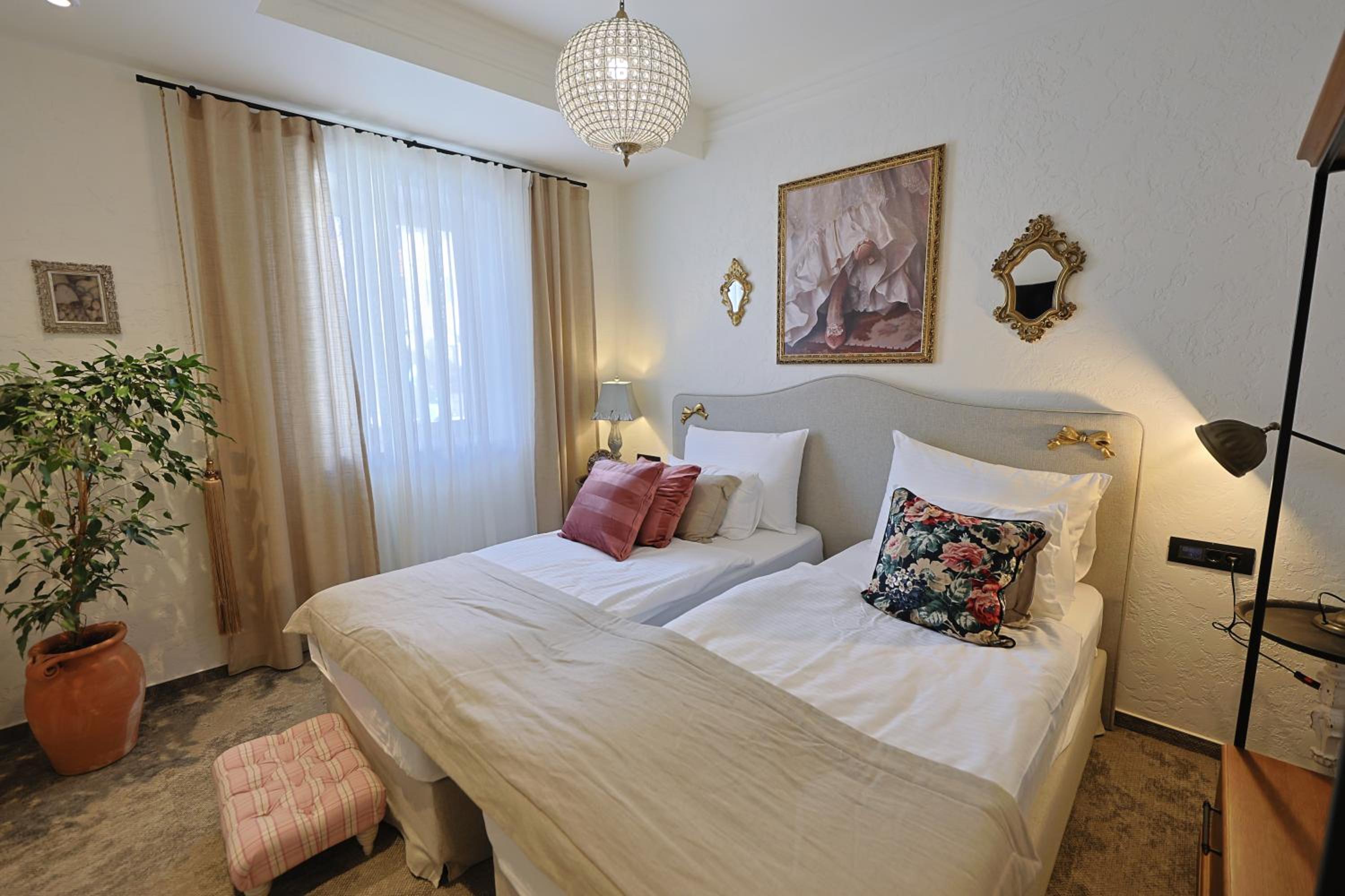 Double or Twin Room with Garden View - Annex - Photo 9