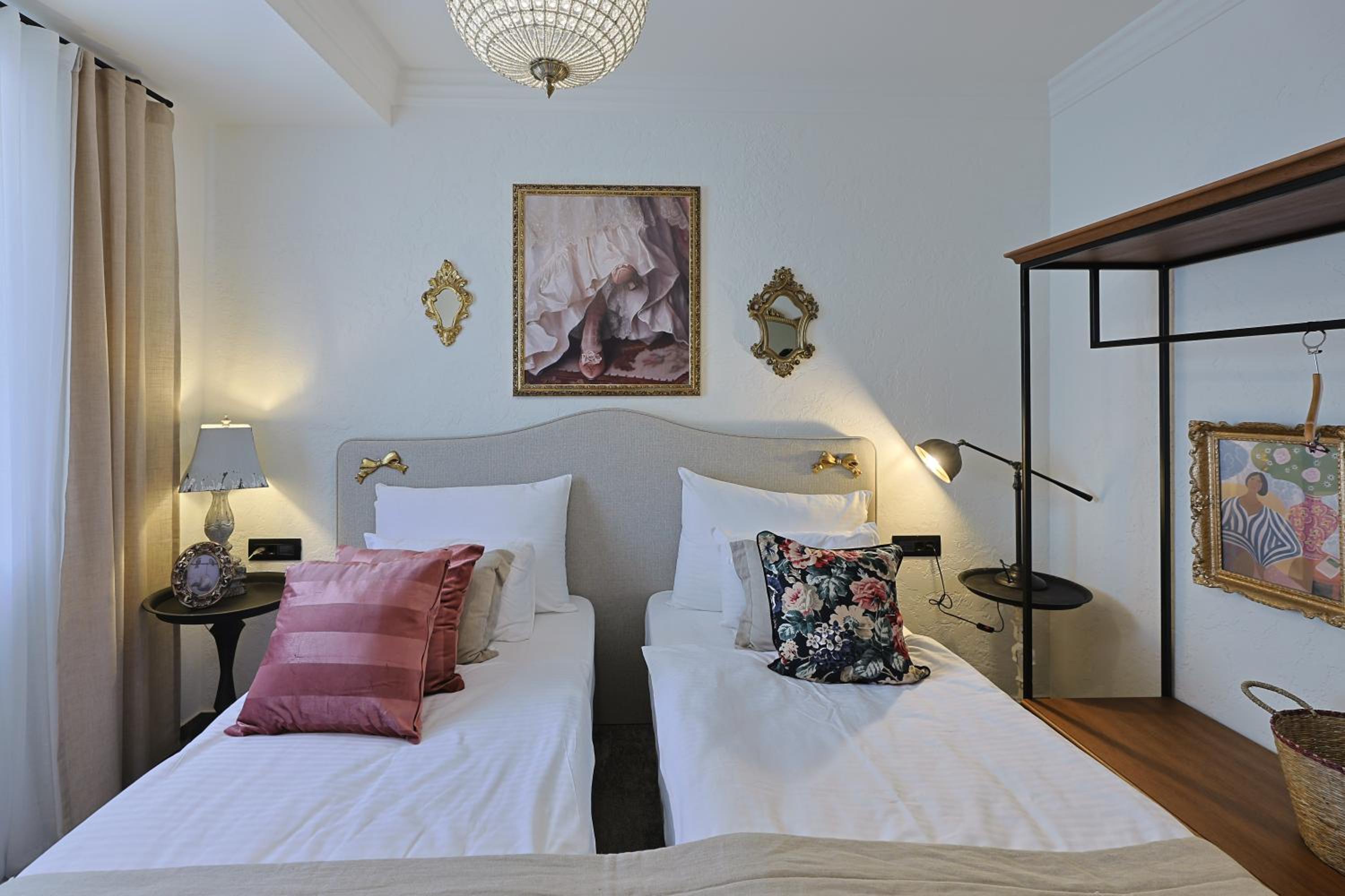 Double or Twin Room with Garden View - Annex - Photo 13