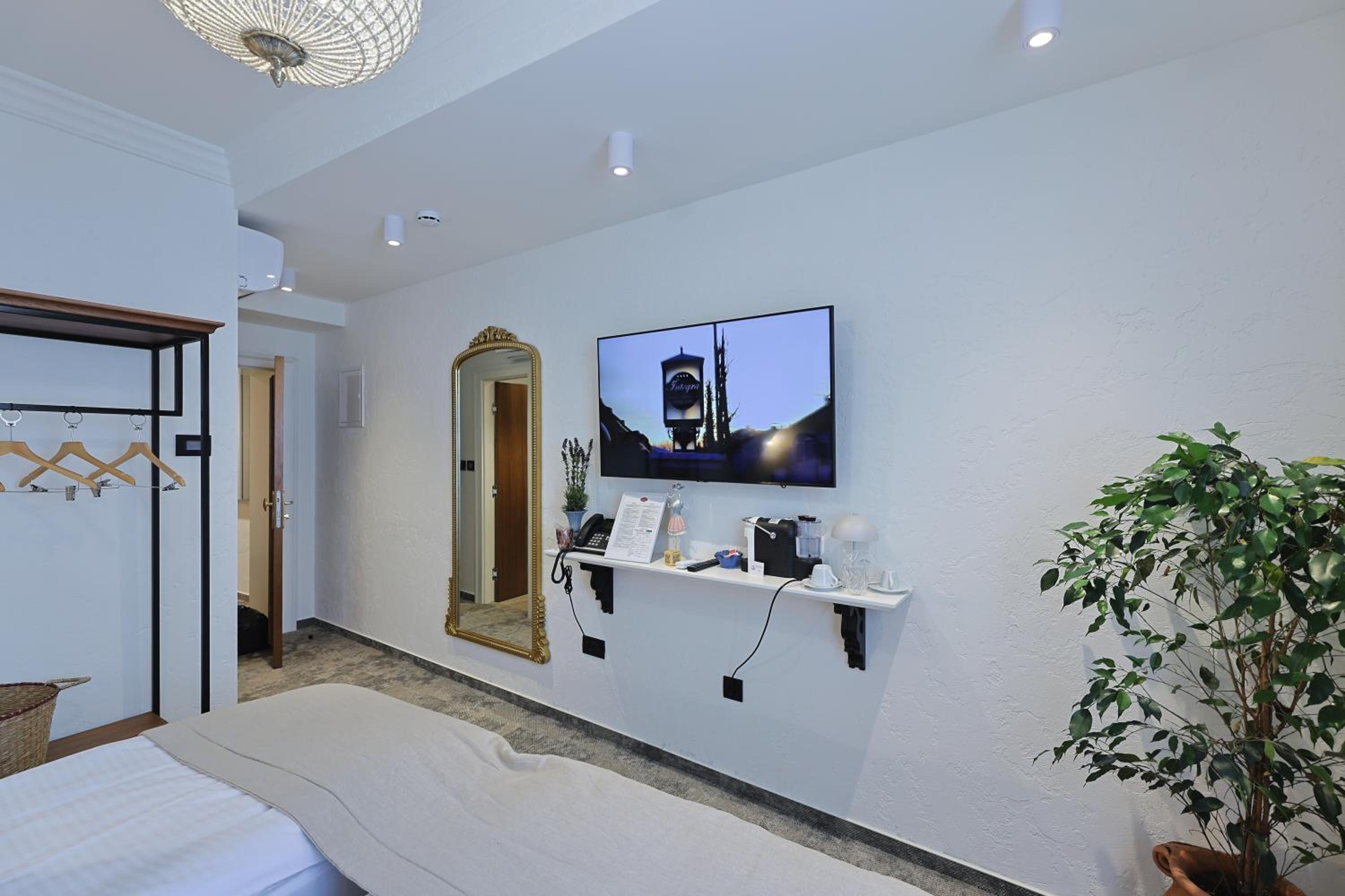 Double or Twin Room with Garden View - Annex - Photo 14