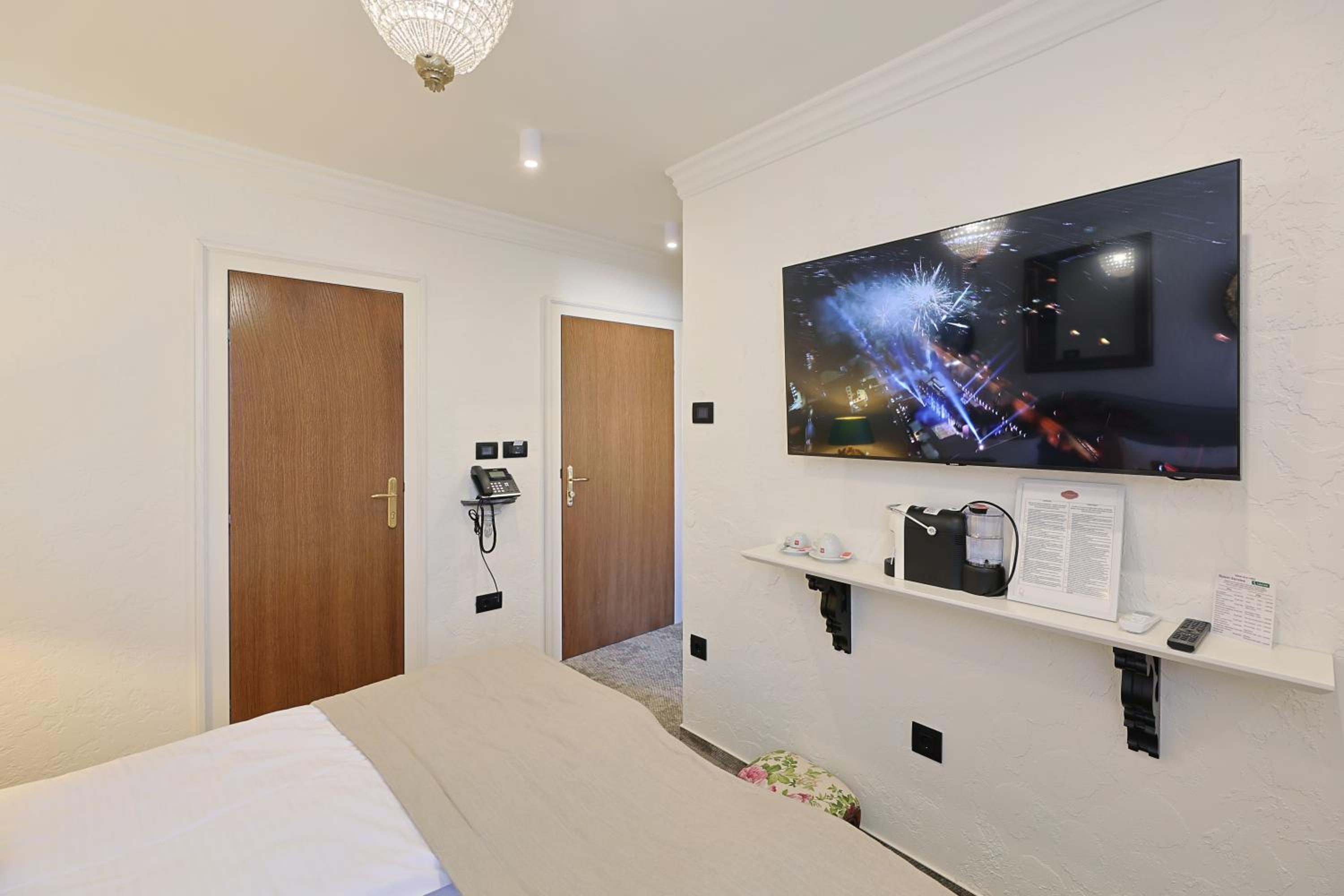 Standard Double or Twin Room with Garden View - Annex - Photo 21