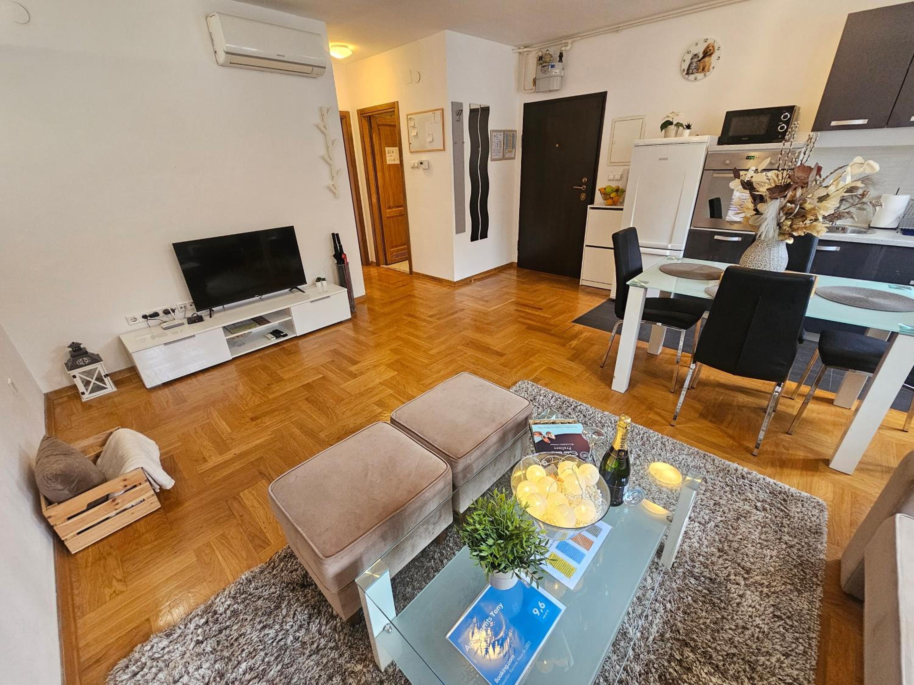Apartment - High Ground Floor with Balcony