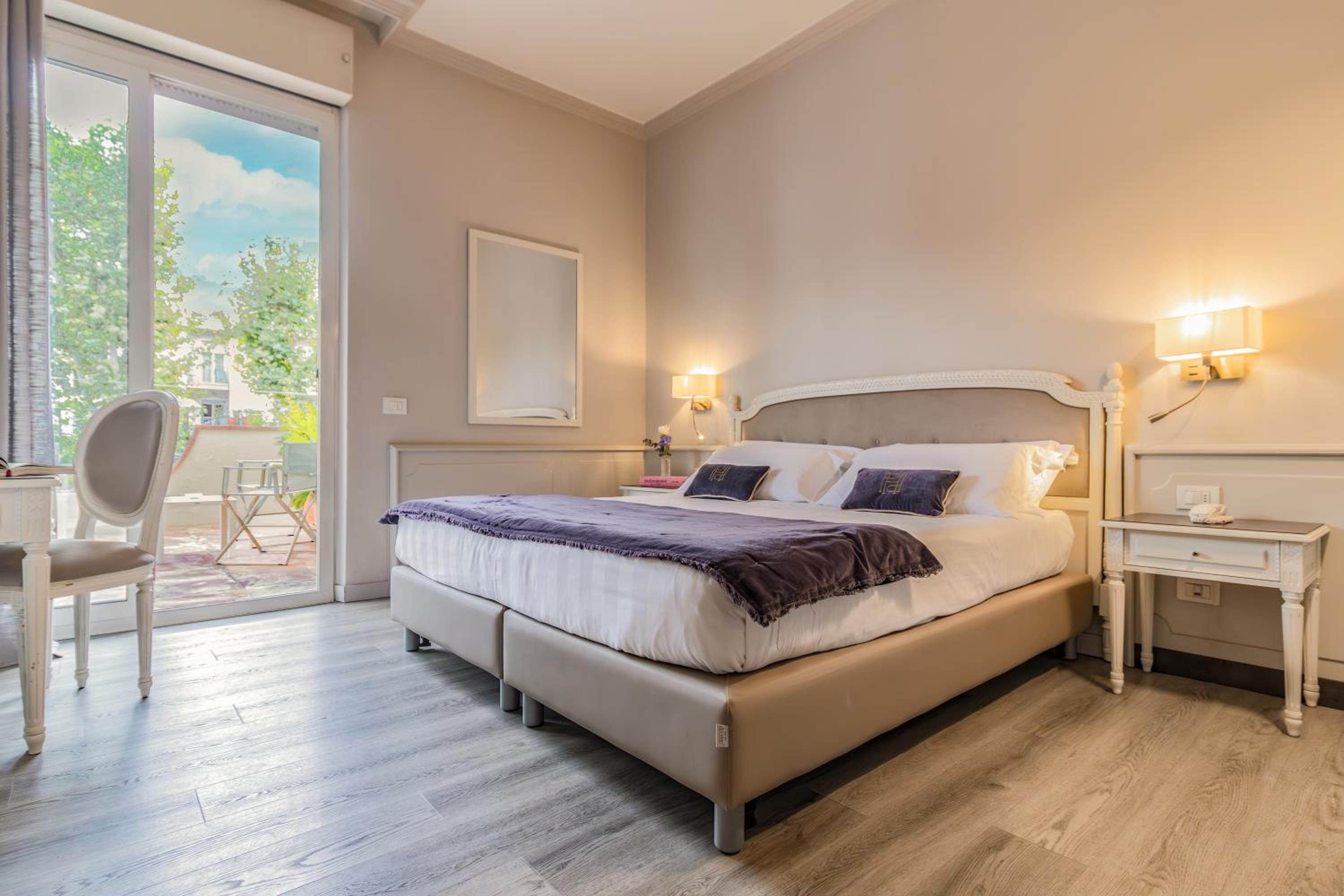 Junior Suite with Terrace - Photo 18