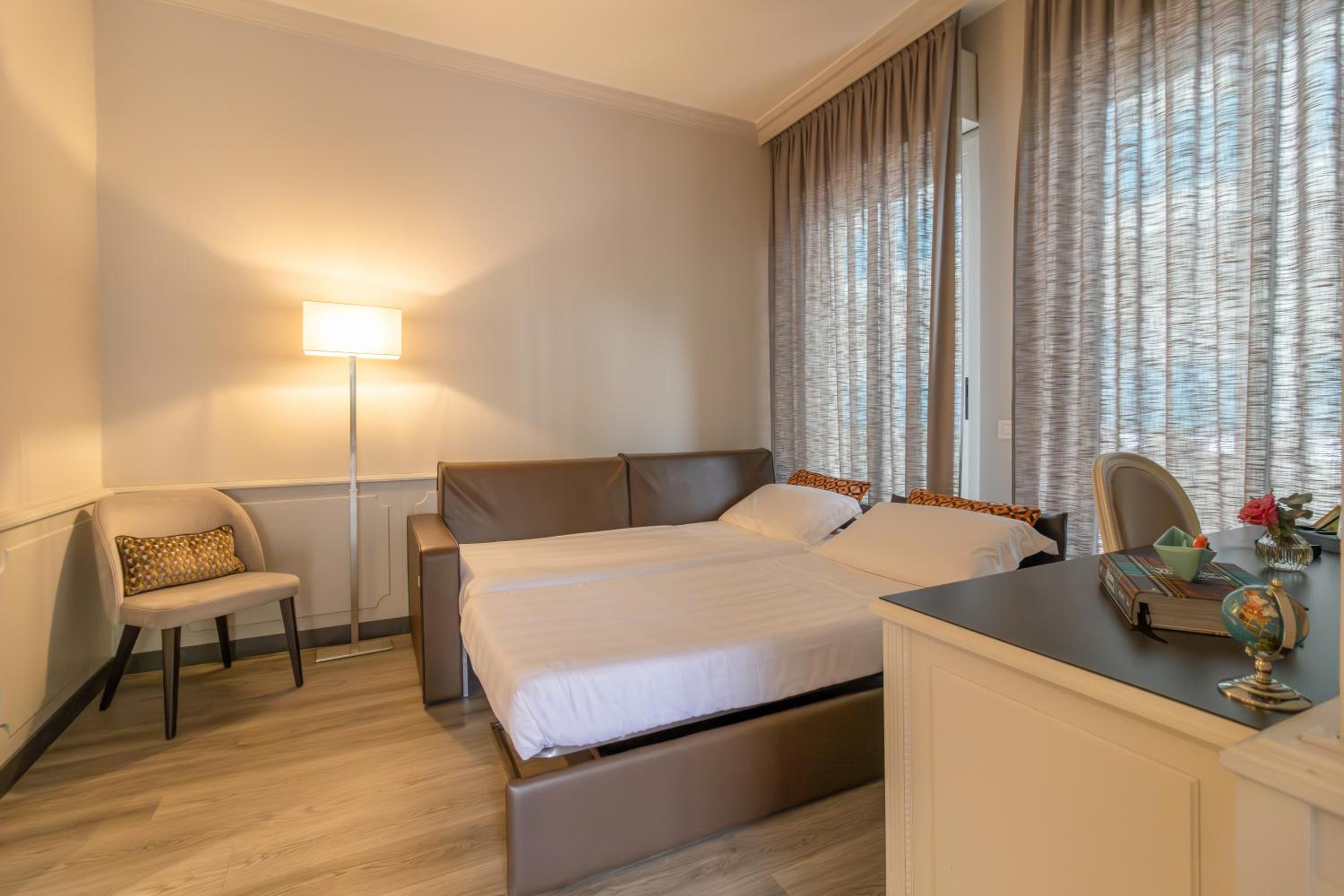 Junior Suite with Terrace - Photo 19