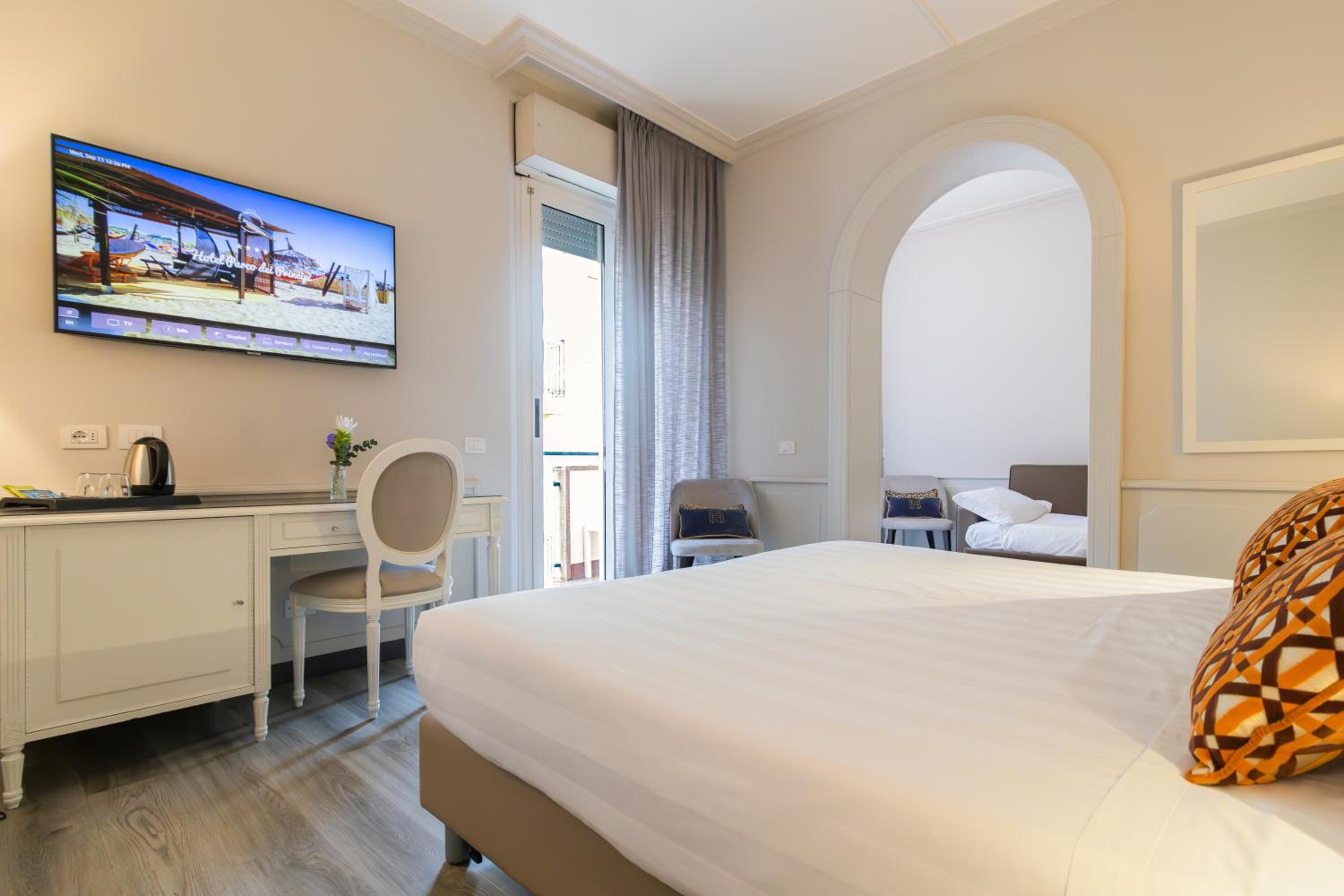 Junior Suite Side Sea View