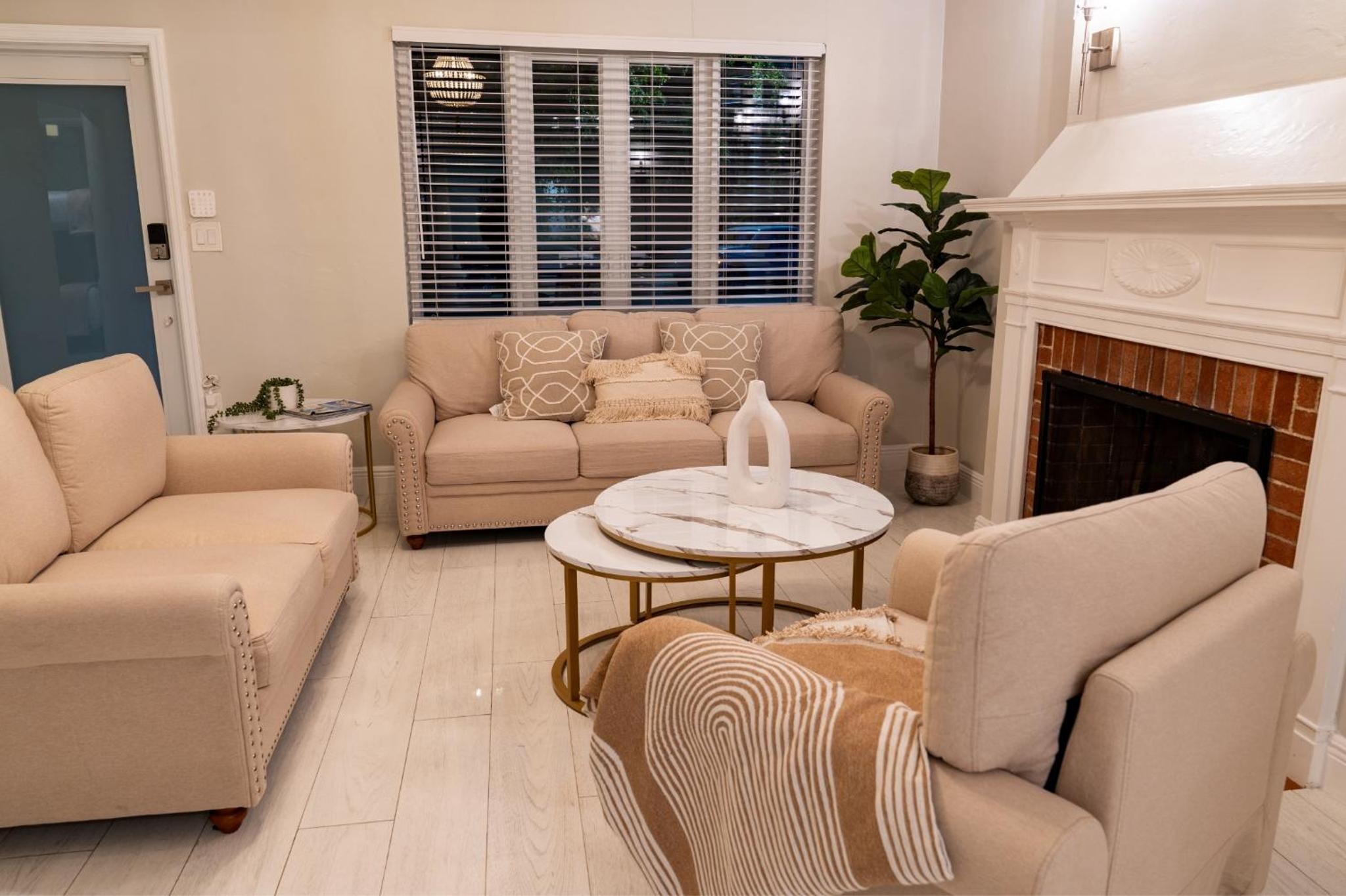 Three-Bedroom House photo 1