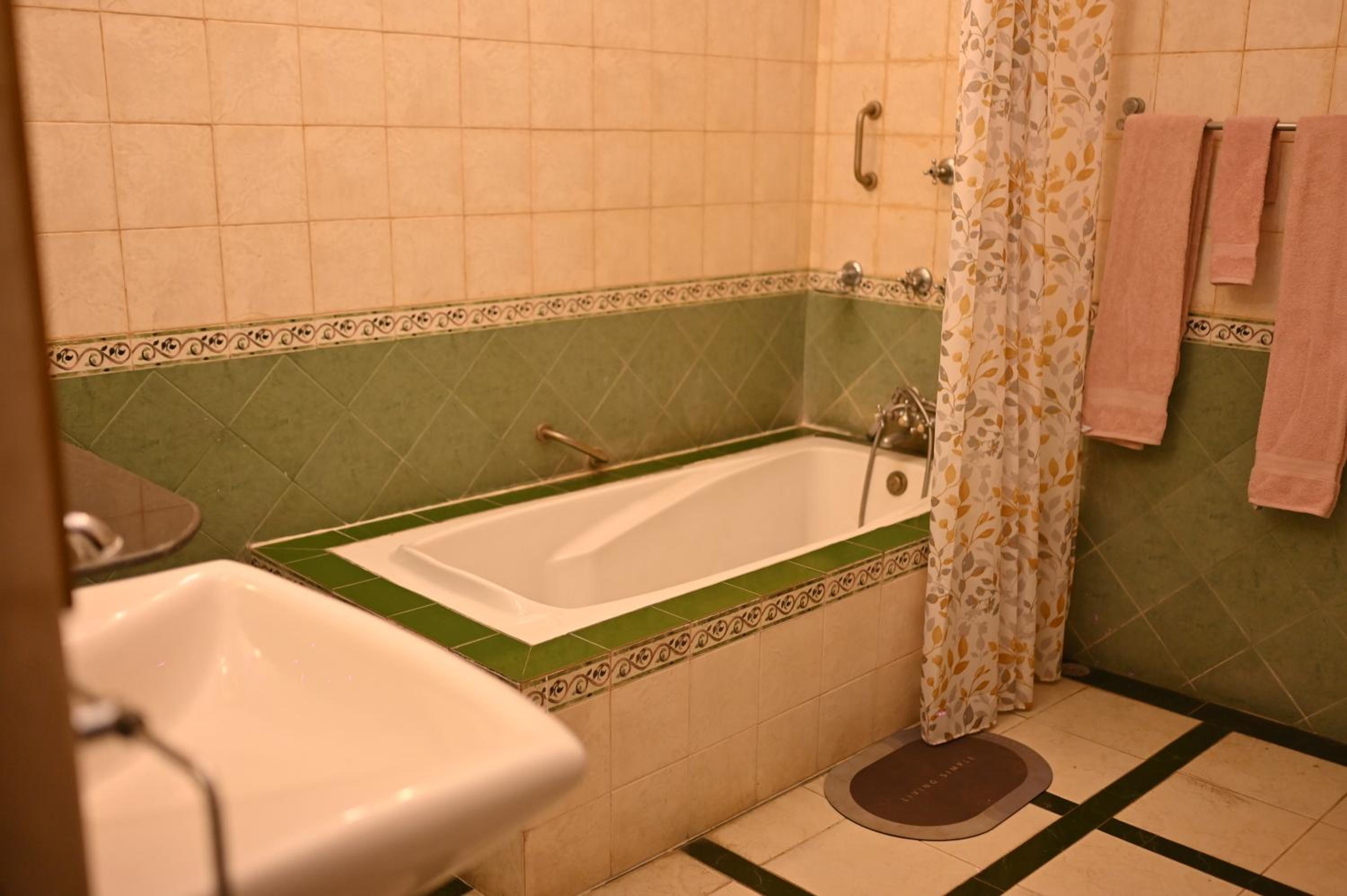 Deluxe King Room photo 2