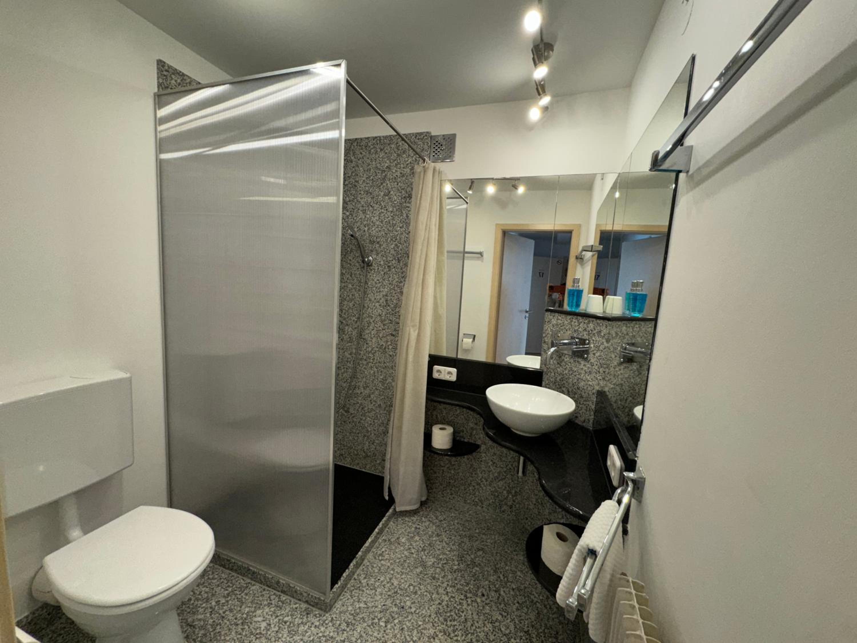 Two-Bedroom Apartment with Garden View photo 2