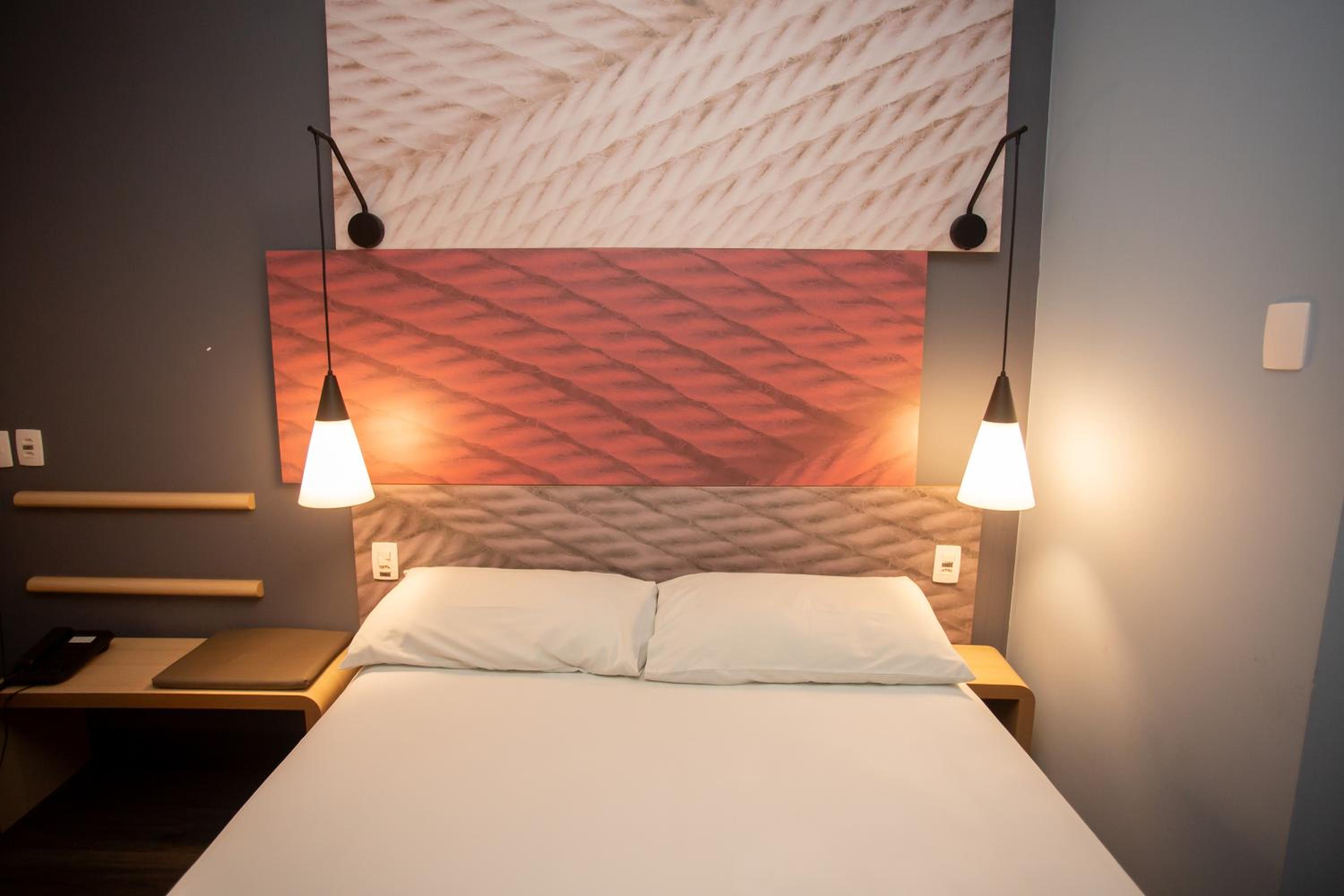 Standard Apartment with Three Single Beds - Photo 3