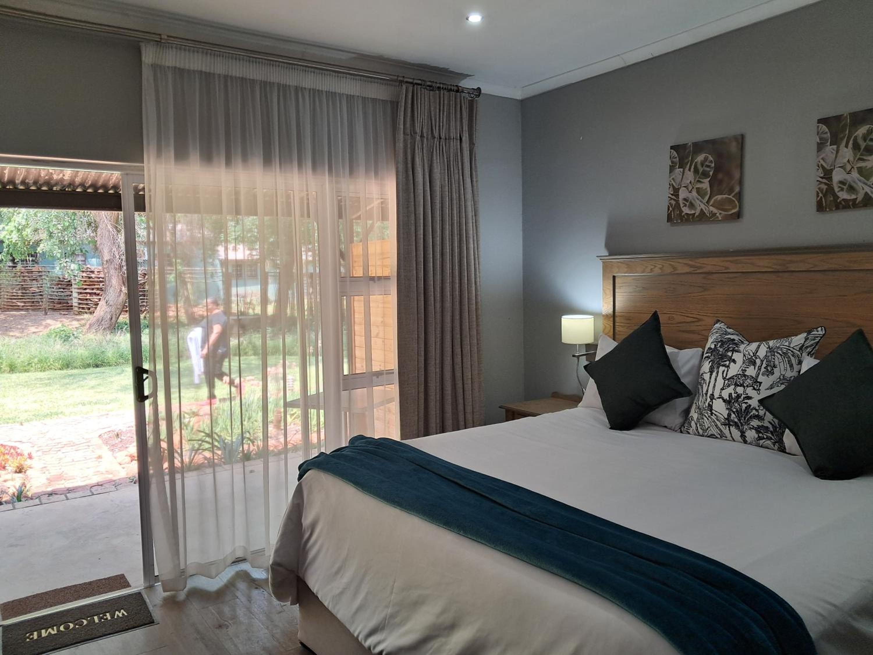 Luxury King Room photo 1