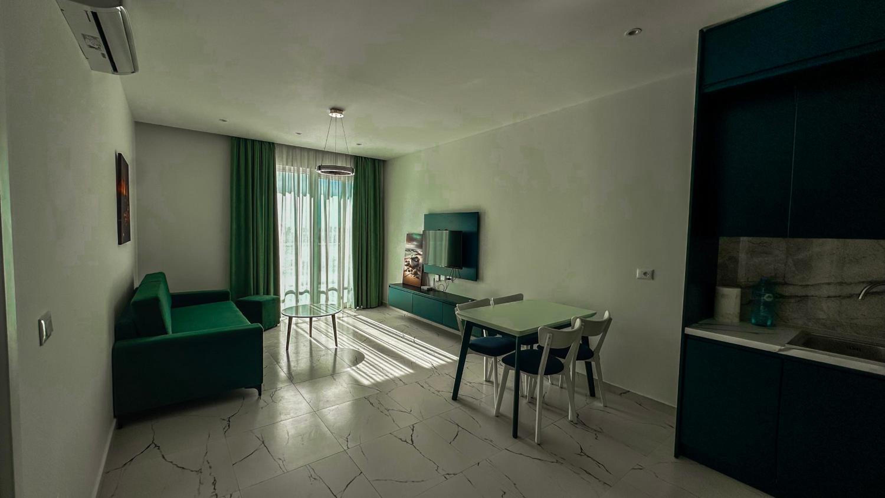 One-Bedroom Apartment - Sea Side