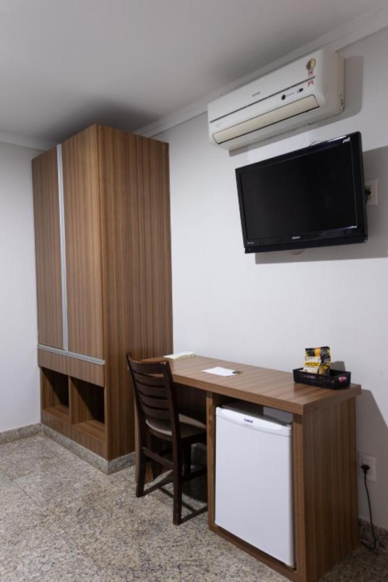 Standard Twin Room - Photo 3