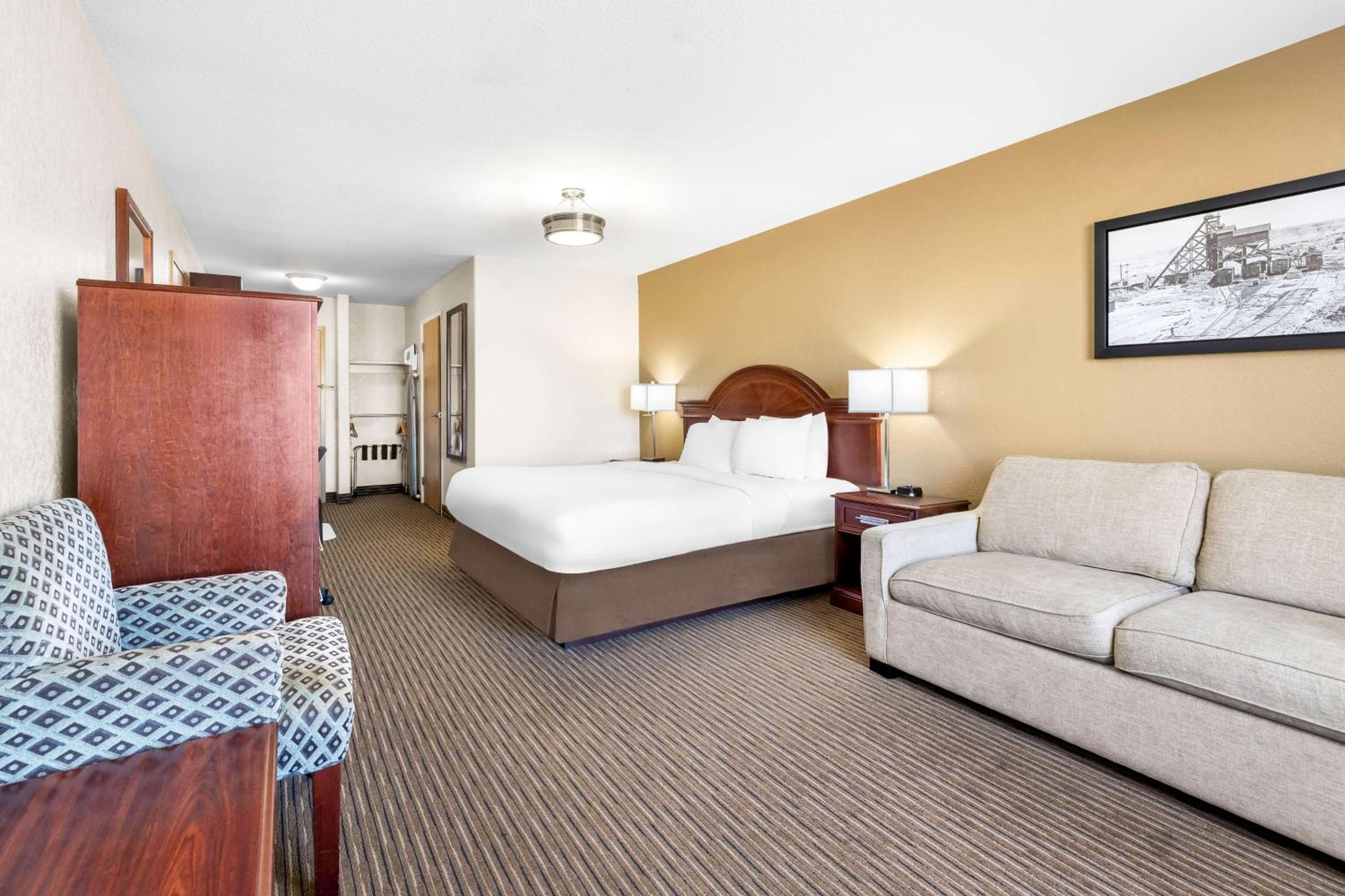 King Room - Non-Smoking - Photo 1