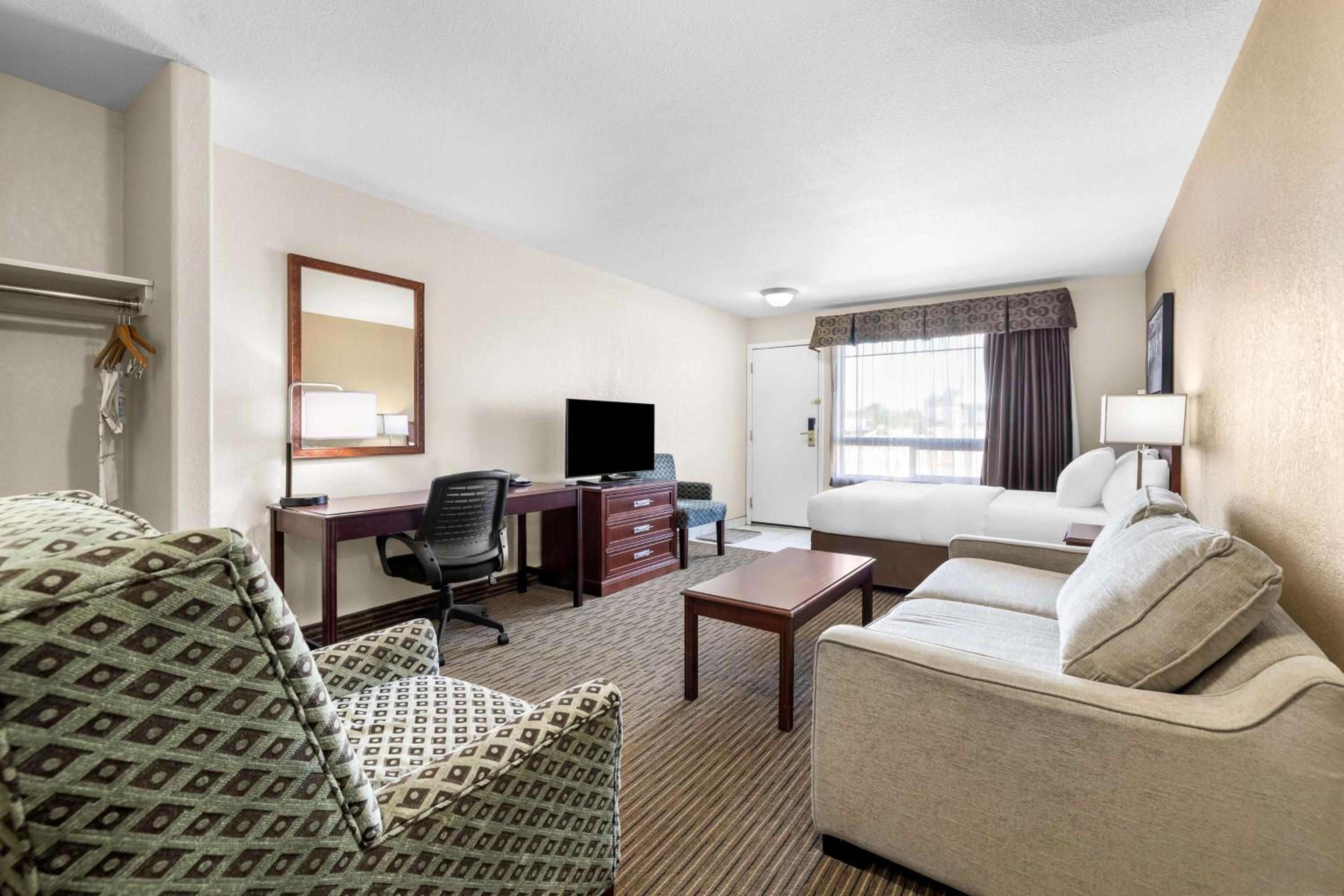 One-Bedroom King Suite - Photo 1