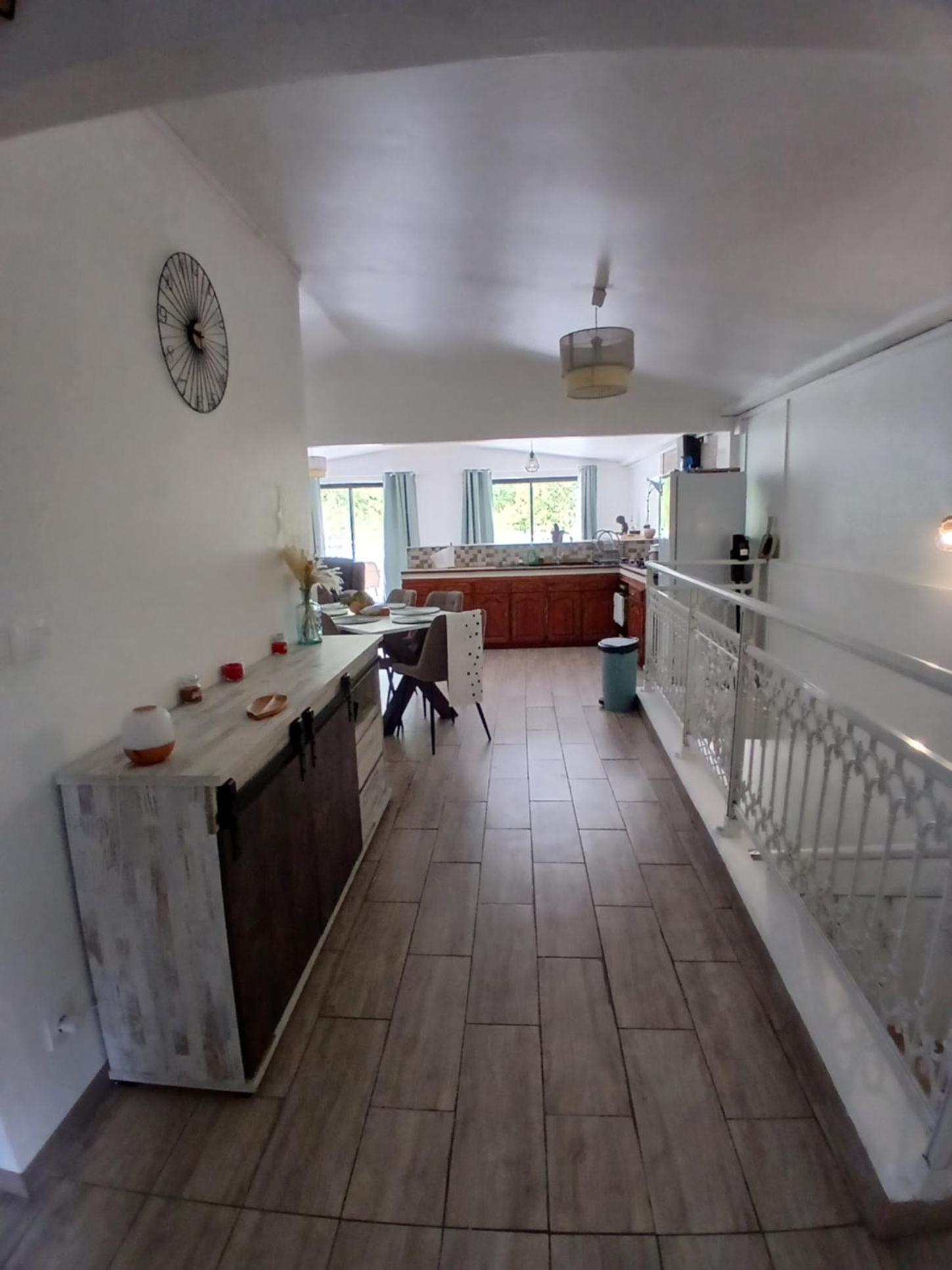 Three-Bedroom Apartment with Mountain View photo 1