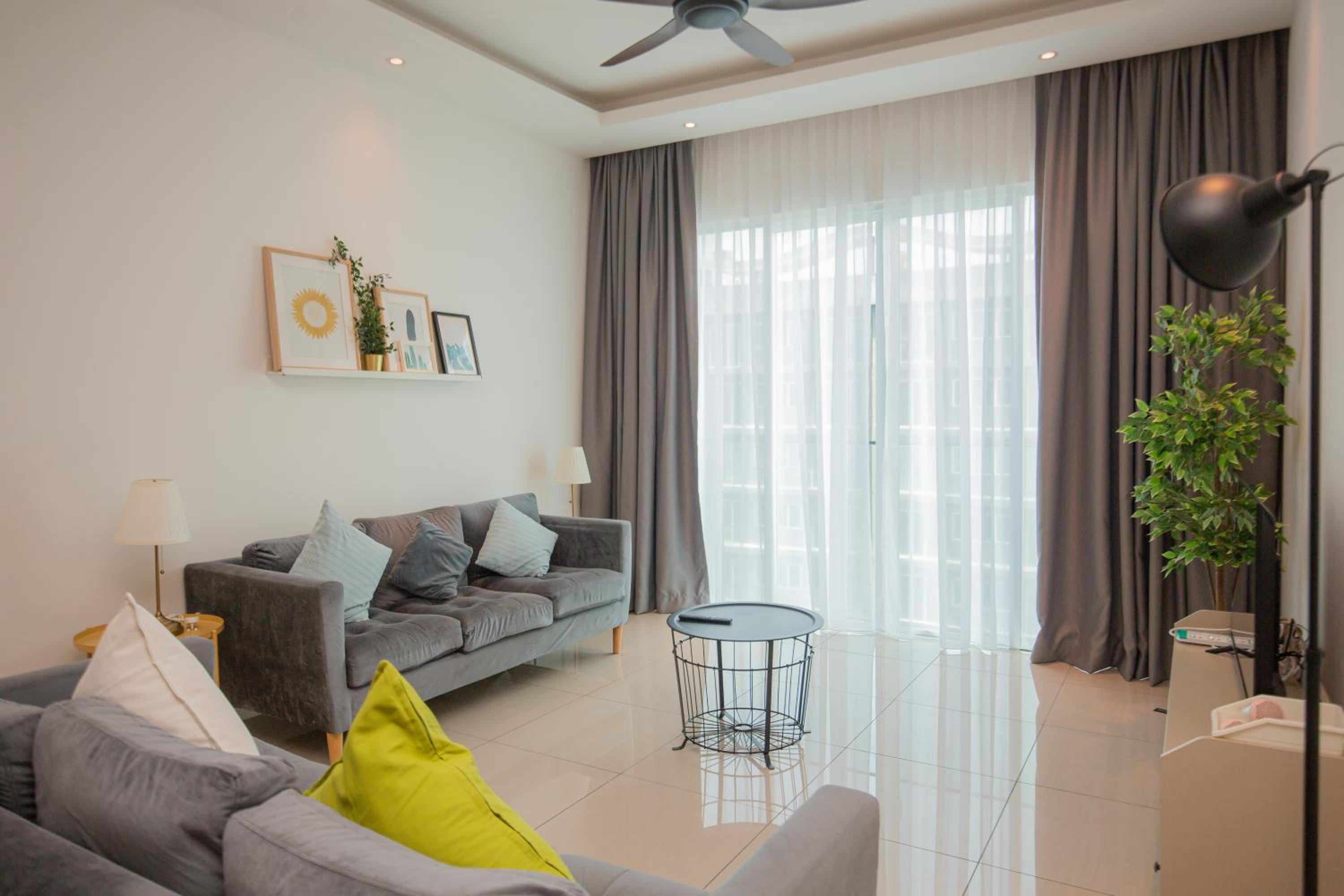 Three-Bedroom Apartment With Sea View photo 3