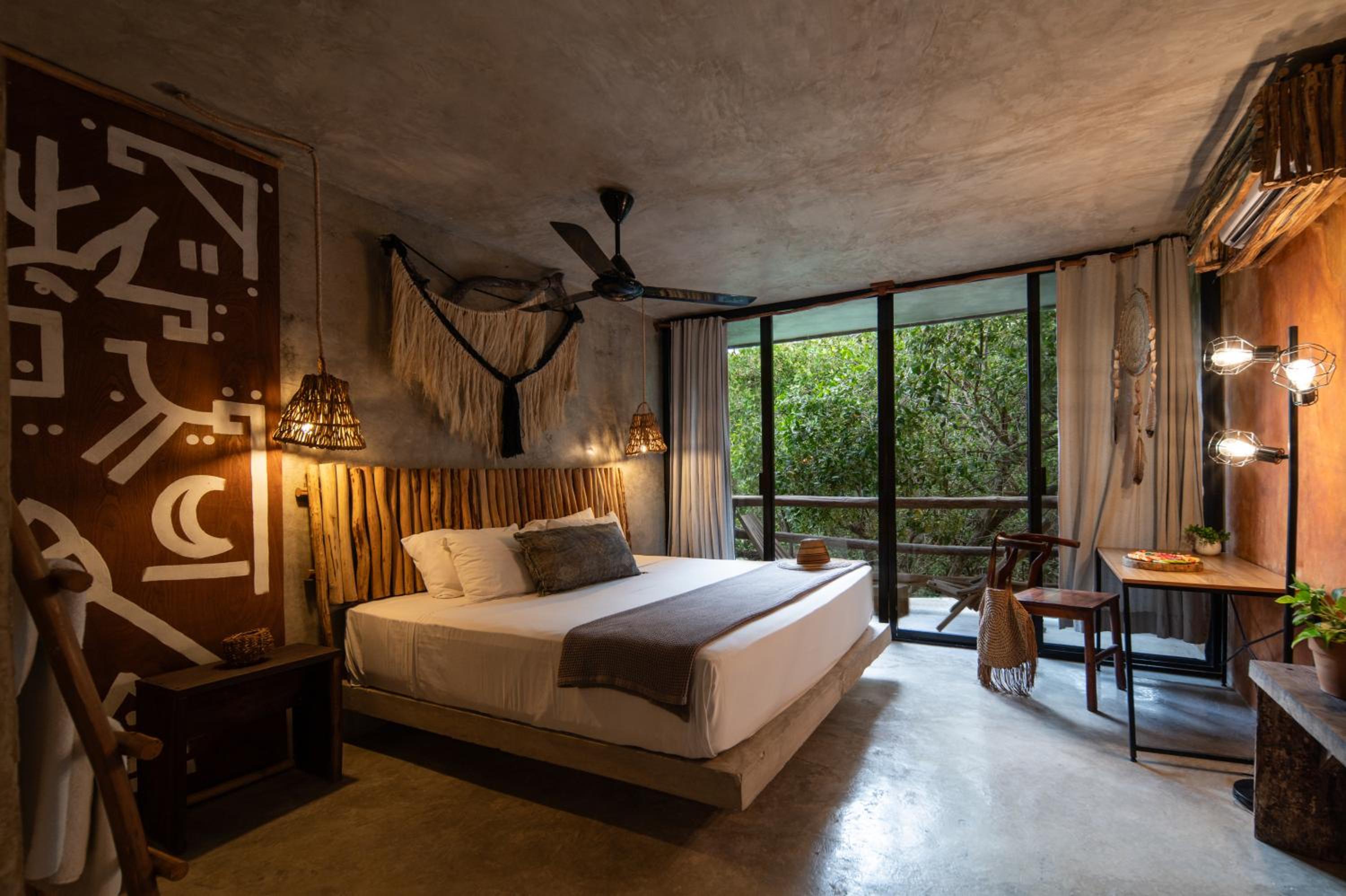 Deluxe King Room