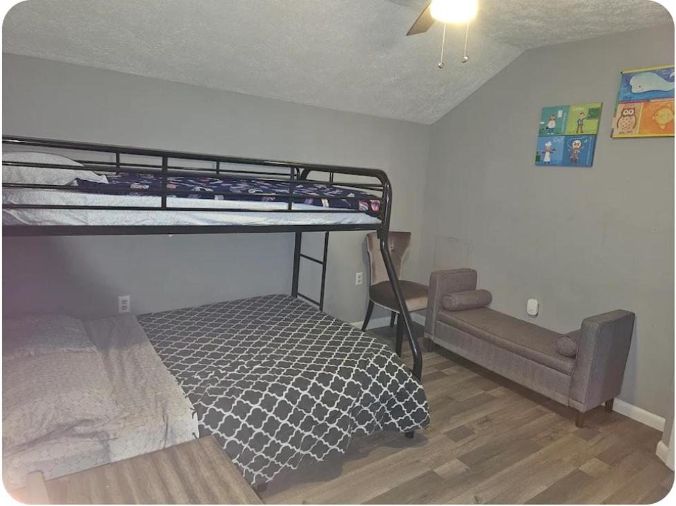 Three-Bedroom House photo 1