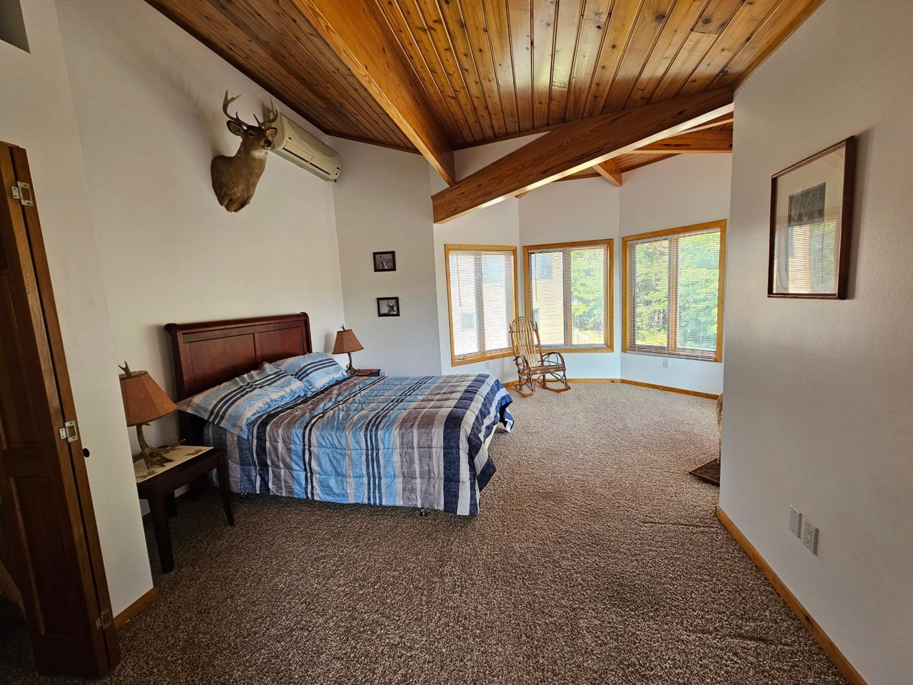 Deer Room @ Bear Mountain Lodge photo 1