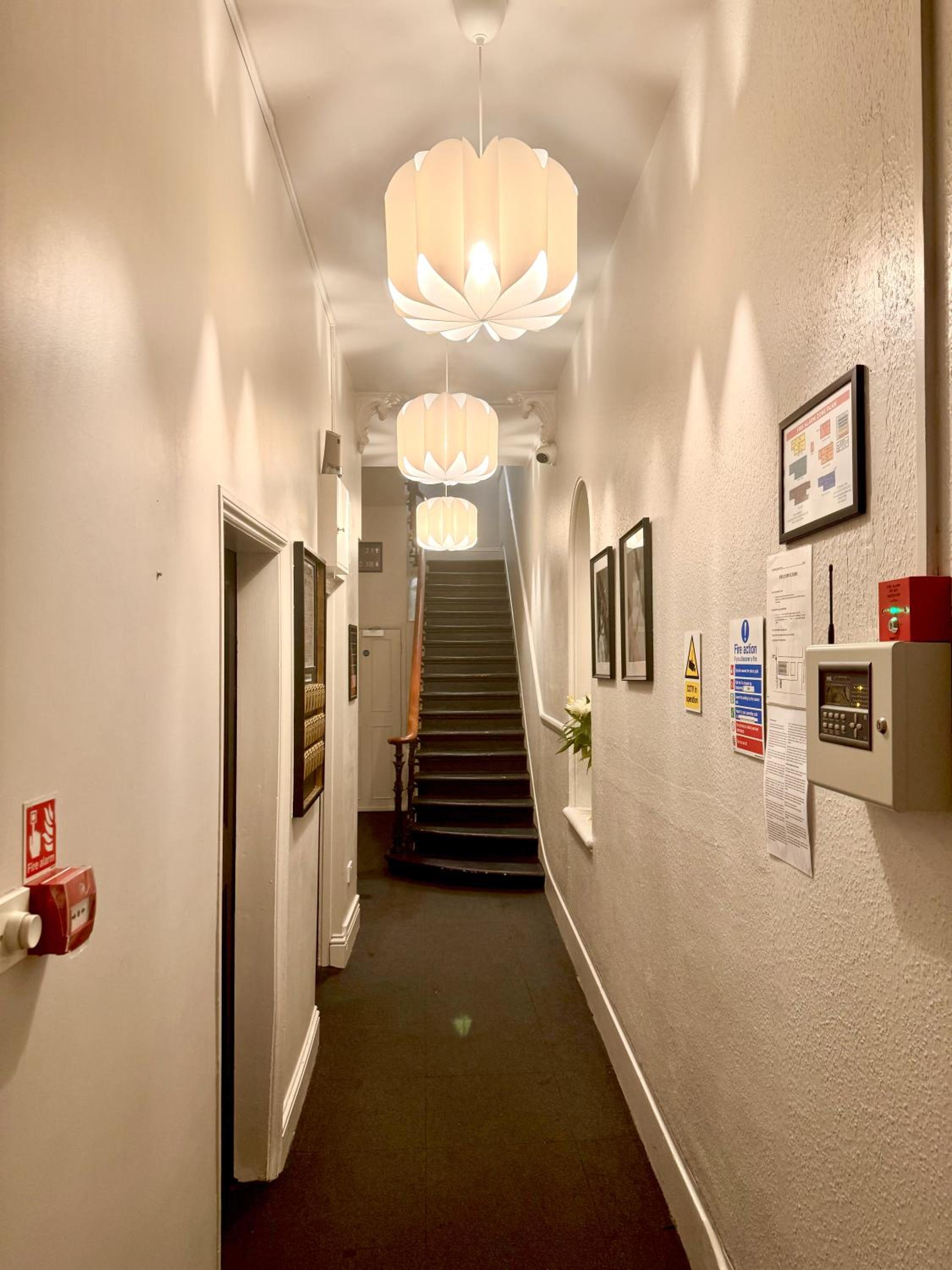 Studio - Split Level photo 2