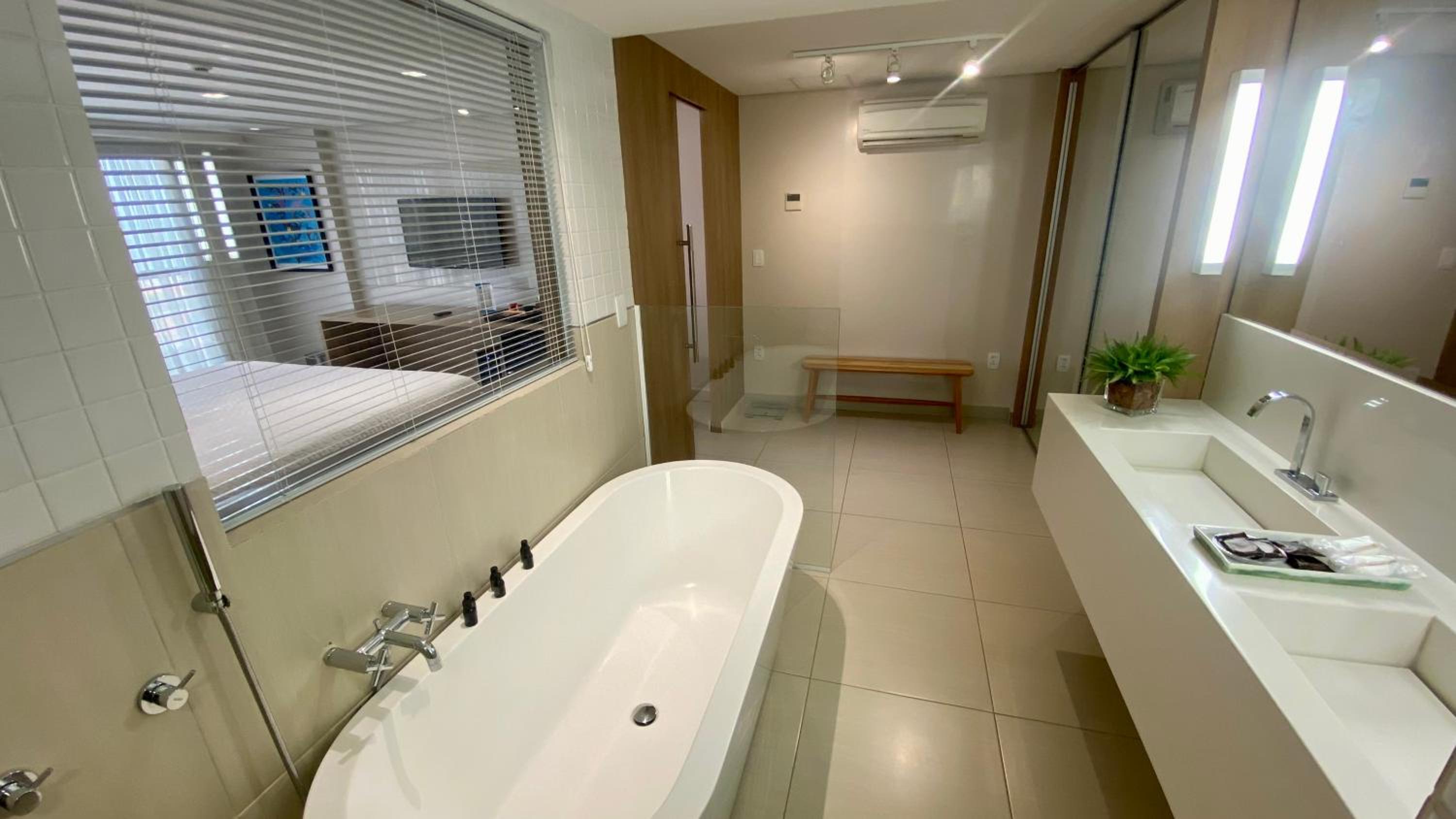 Presidential Suite thumbnail 6