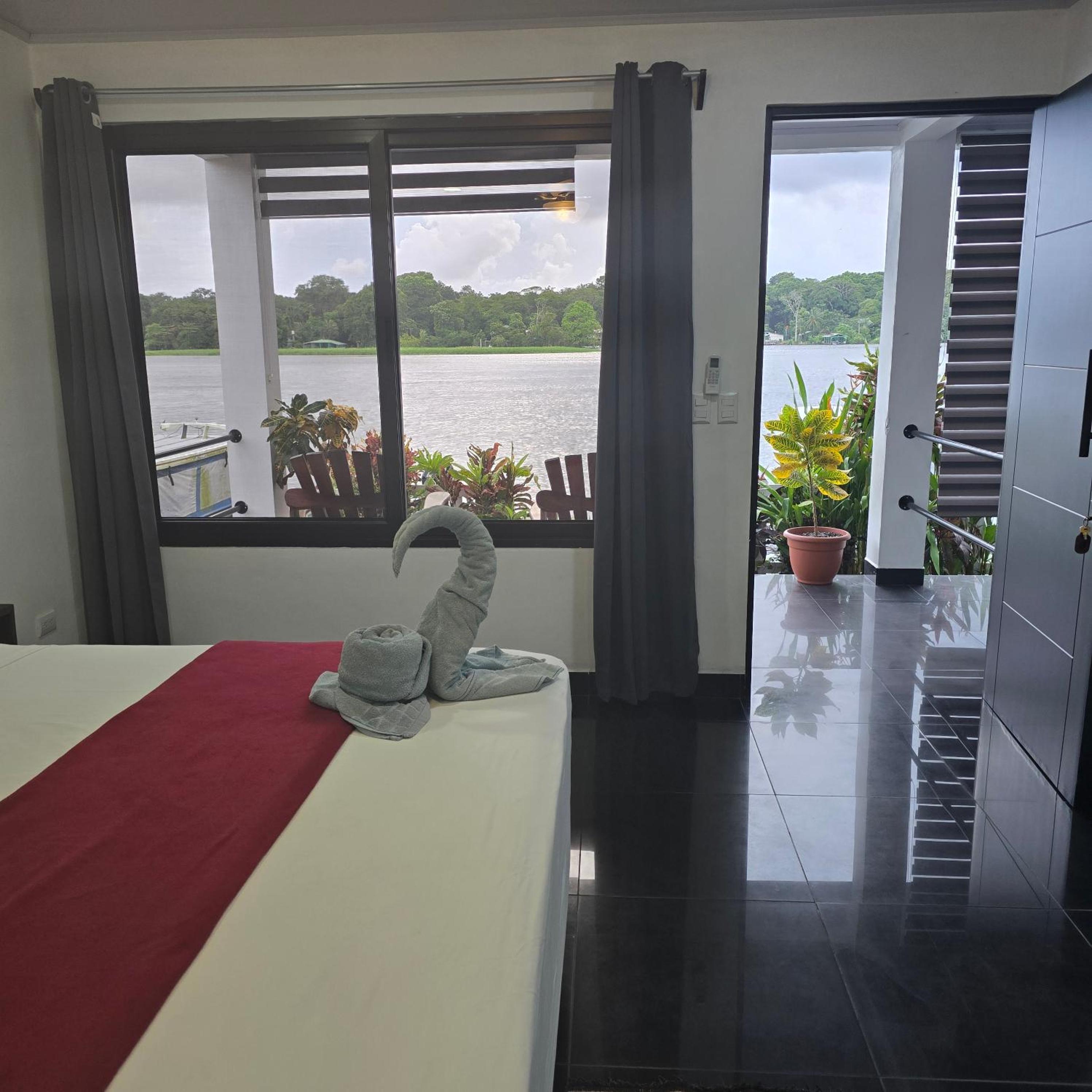 Apartment With Lake View photo 1