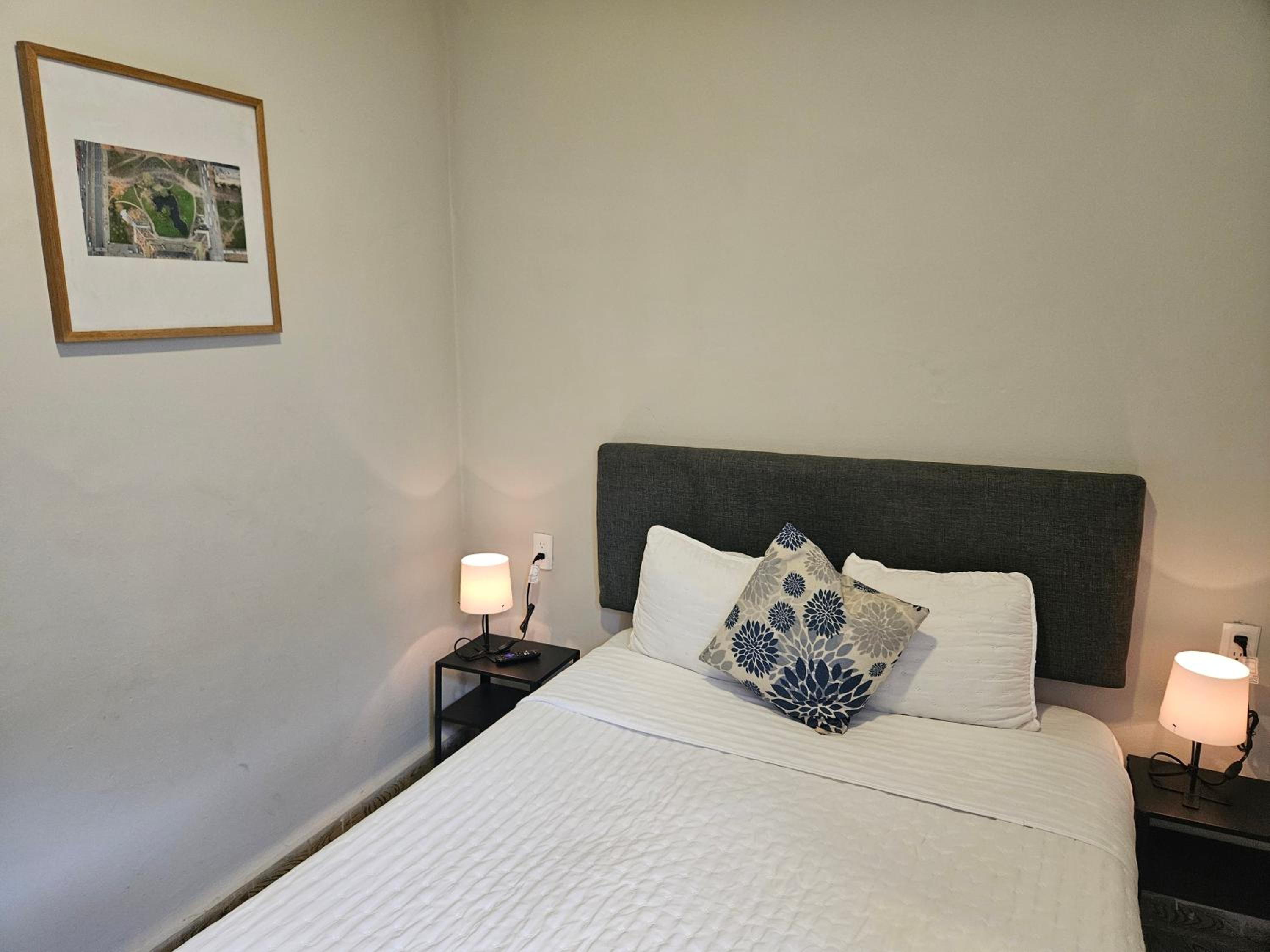 Double Room with Private External Bathroom - Photo 5