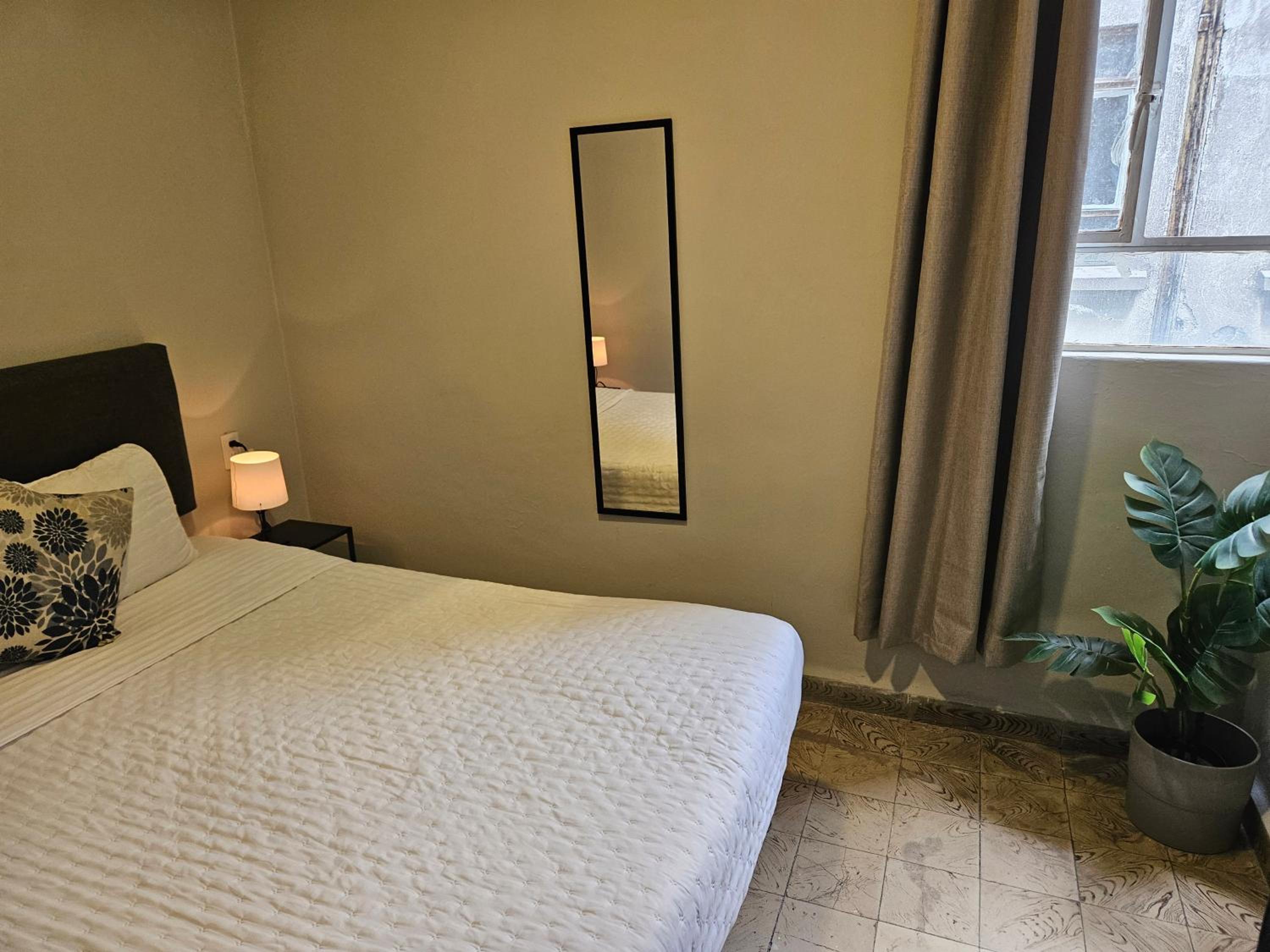 Double Room with Private External Bathroom - Photo 7