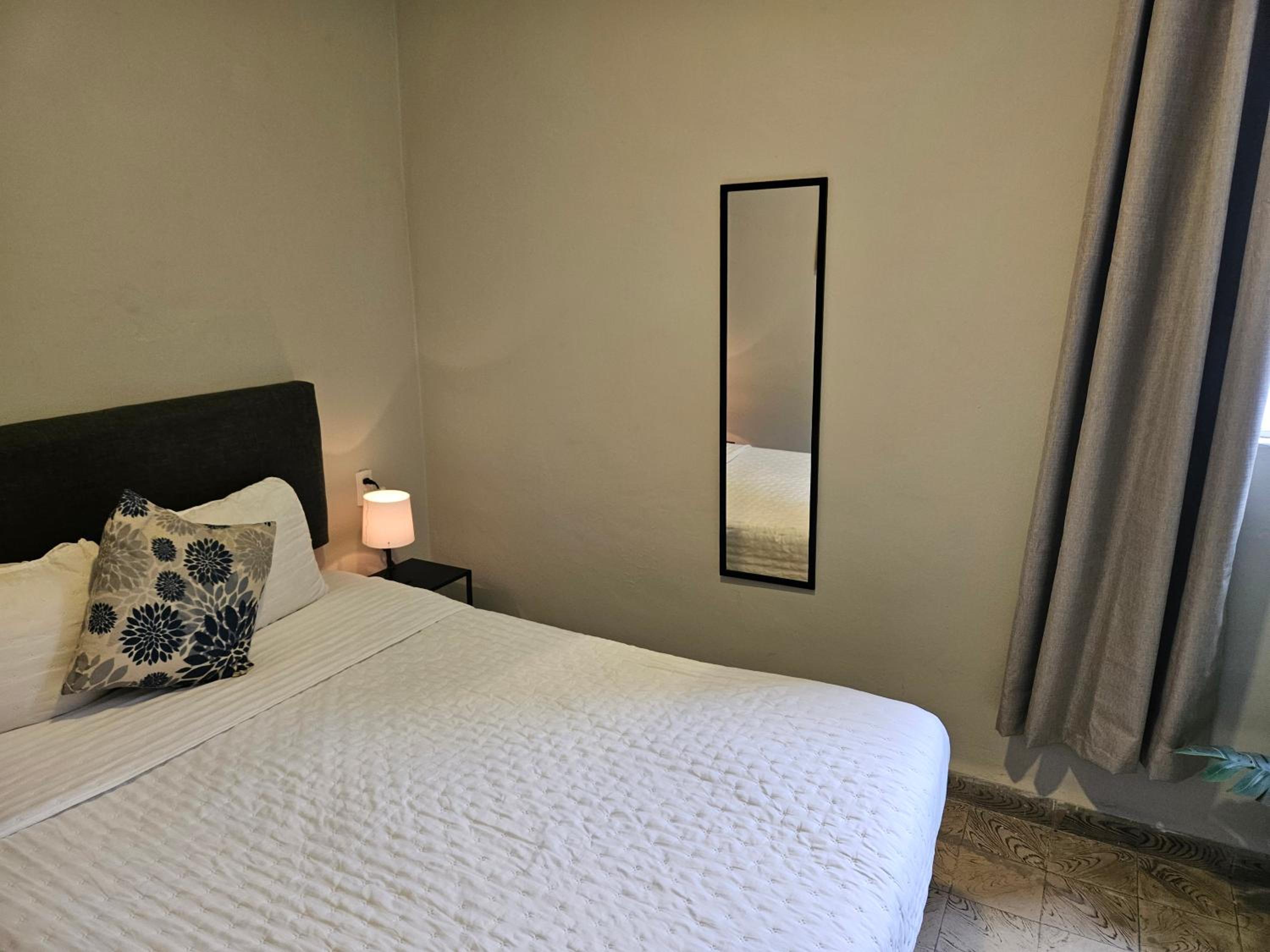 Double Room with Private External Bathroom - Photo 3