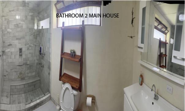 Seven-Bedroom House photo 2